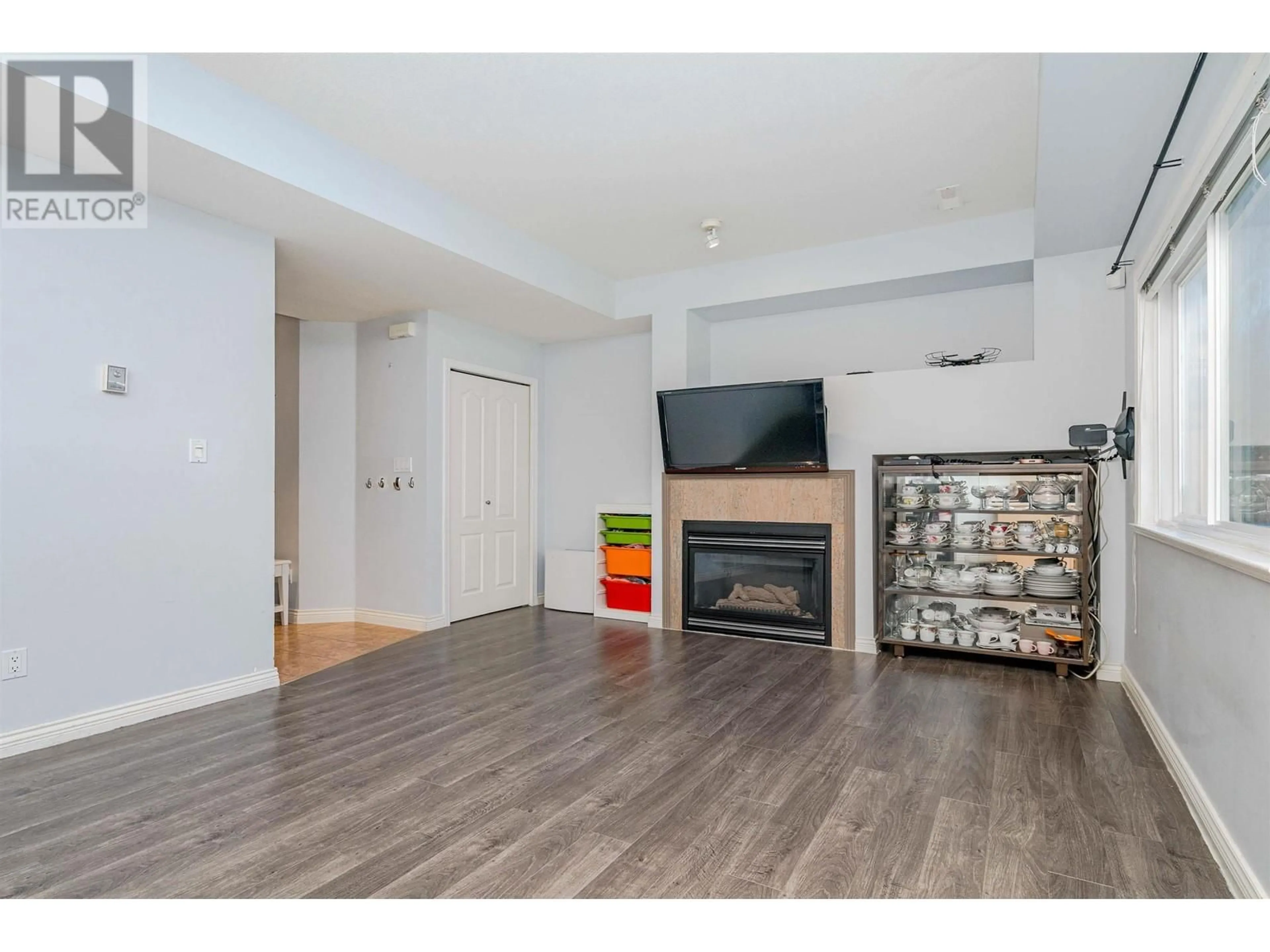 A pic of a room for 25 10411 HALL AVENUE, Richmond British Columbia V6X4G7