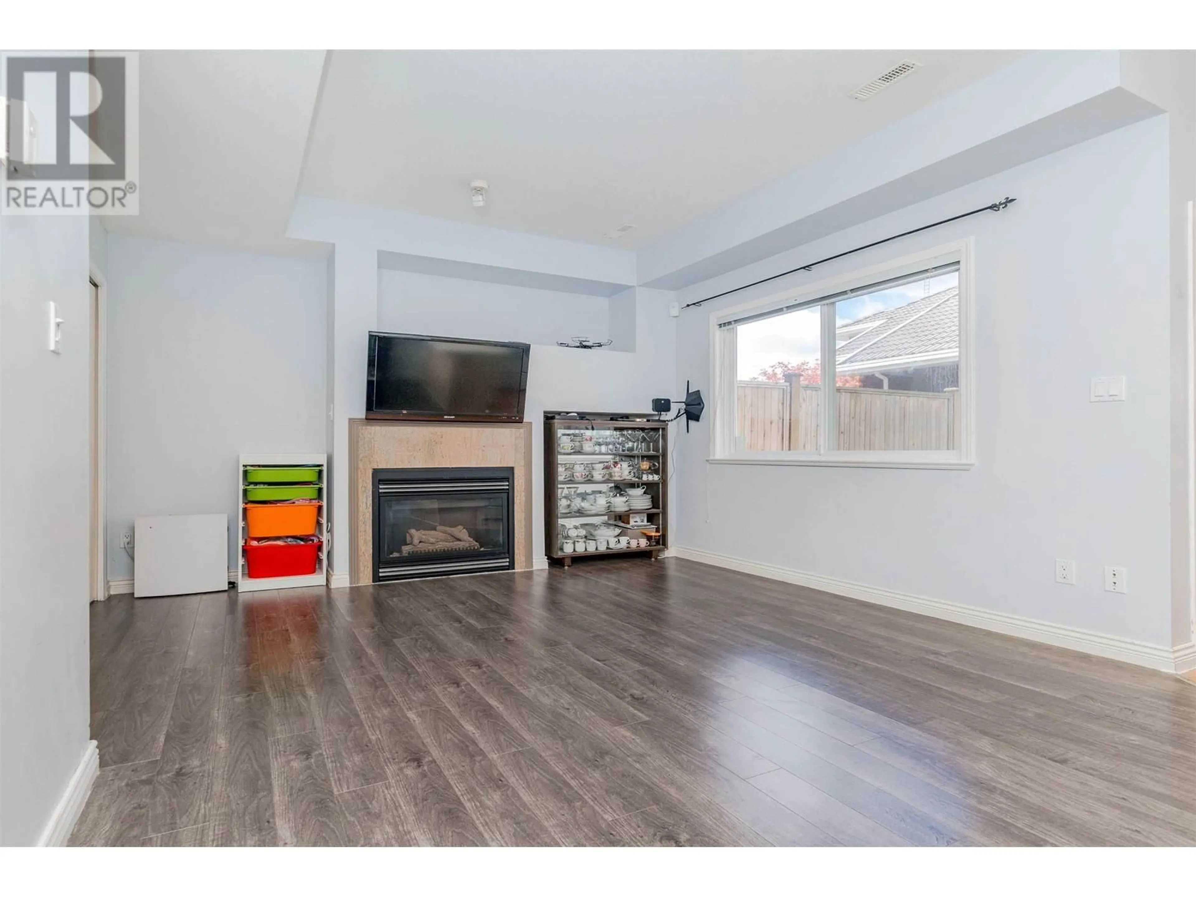 A pic of a room for 25 10411 HALL AVENUE, Richmond British Columbia V6X4G7