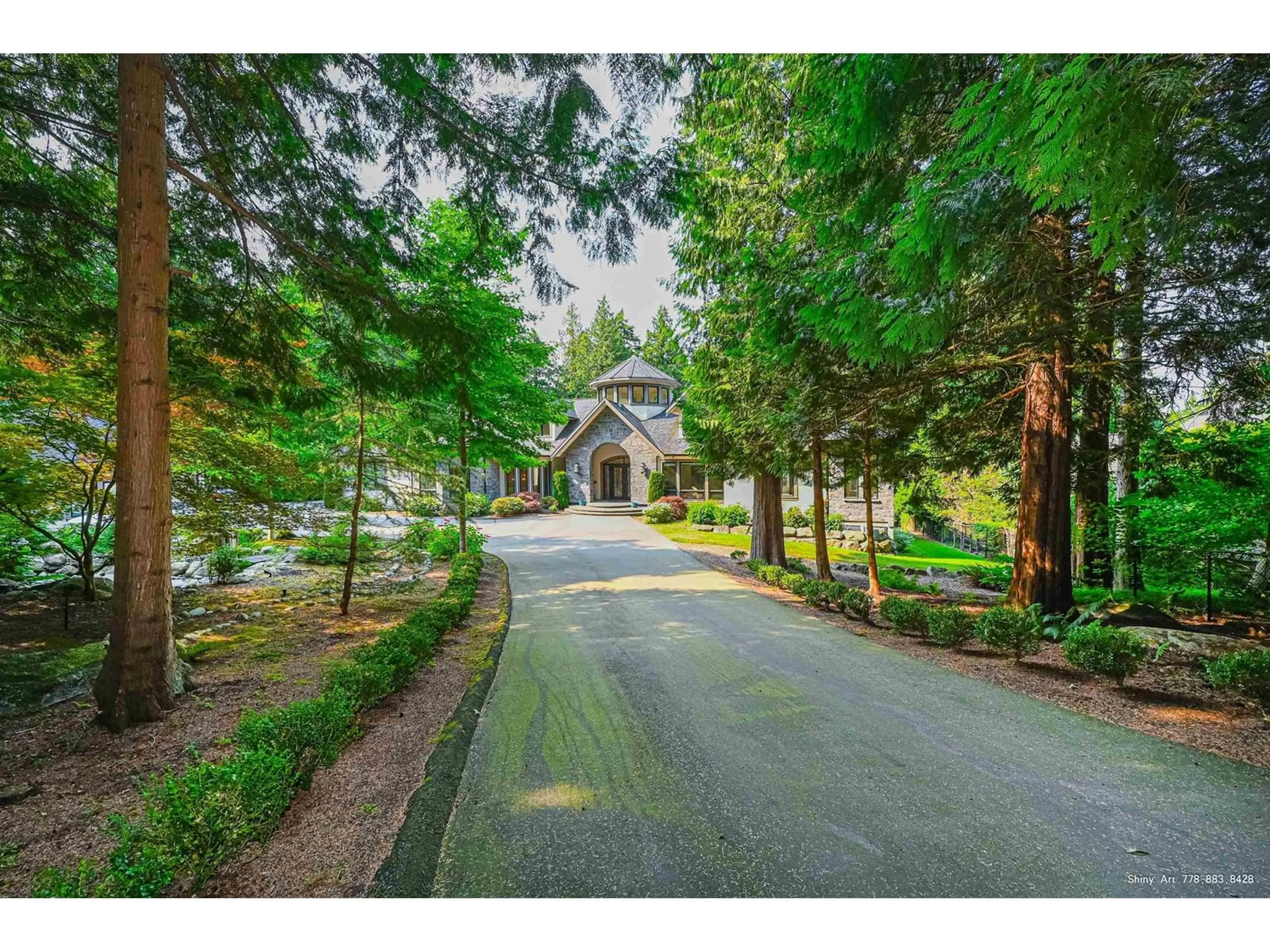 Indoor foyer for 13479 VINE MAPLE DRIVE, Surrey British Columbia V4P1W8