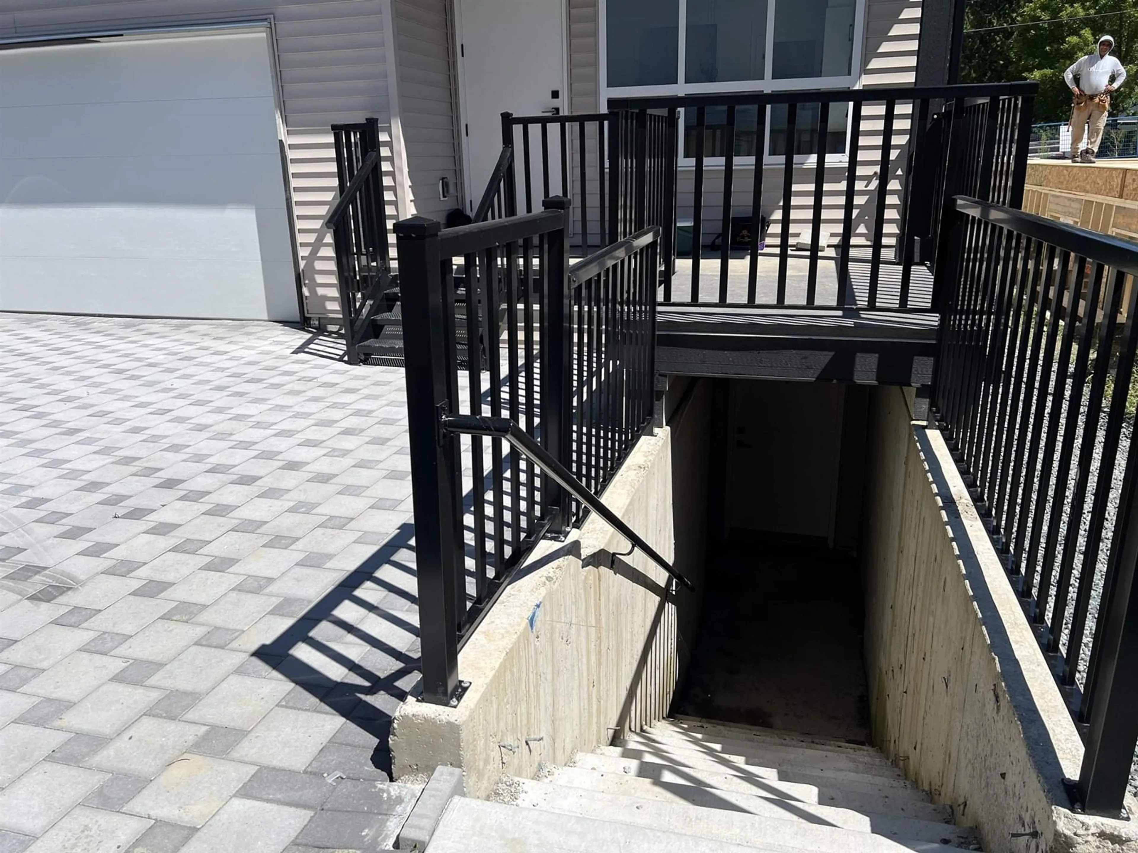 Stairs for 5949 142 STREET, Surrey British Columbia V3X1C8