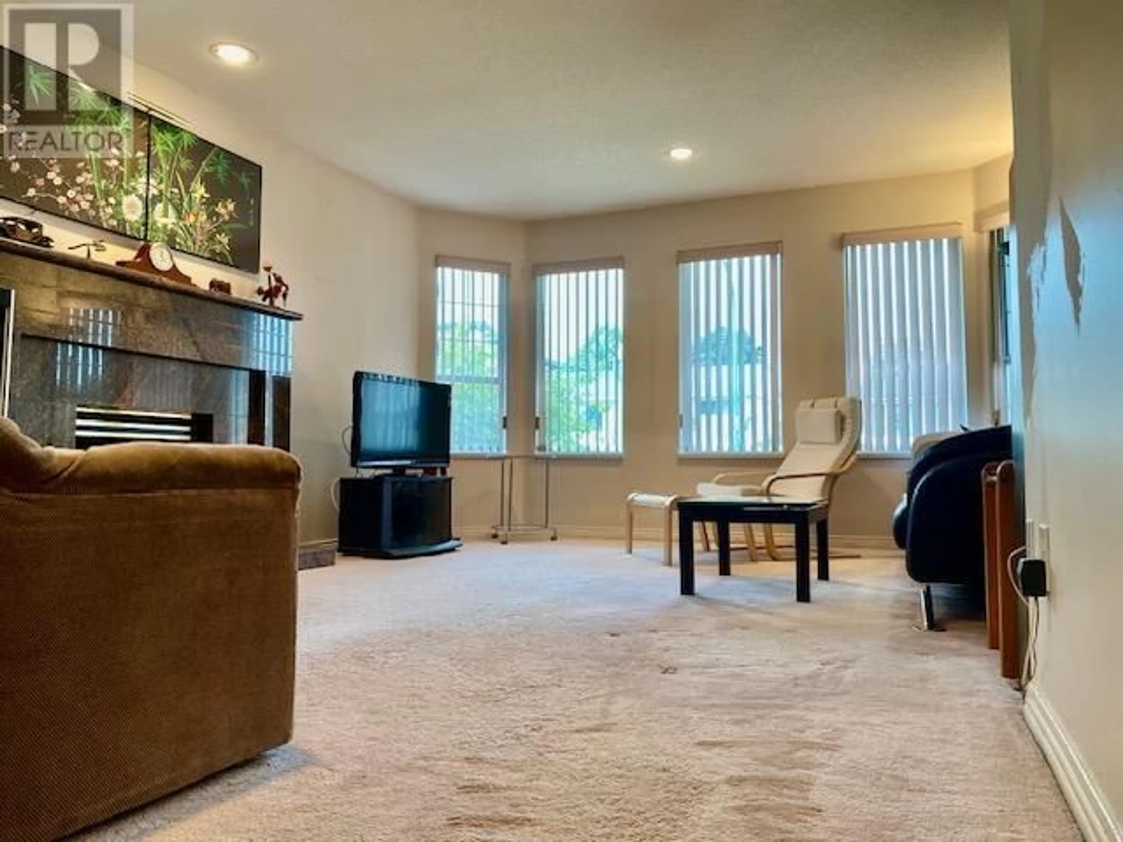 A pic of a room, carpet floors for 3754 ELMWOOD STREET, Burnaby British Columbia V5G1R7