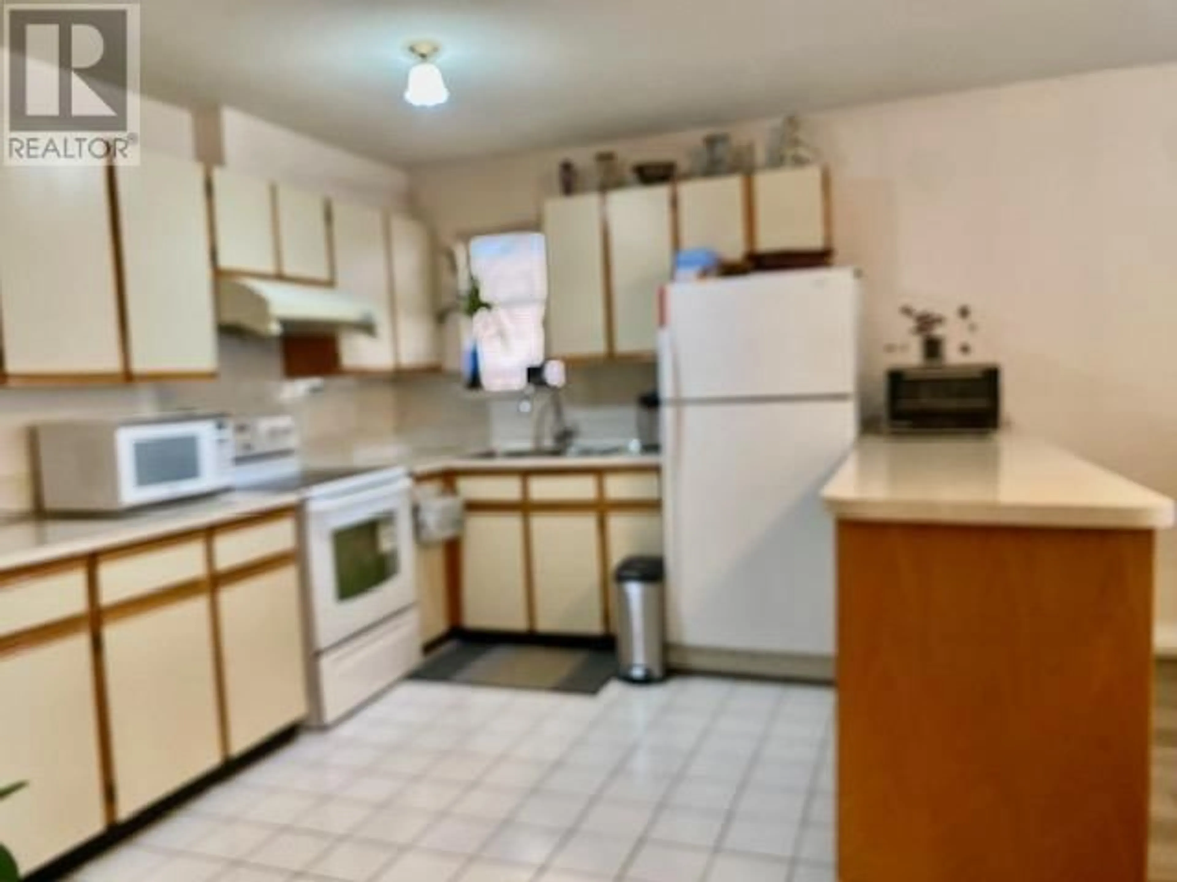 Standard kitchen, unknown floor, cottage for 3754 ELMWOOD STREET, Burnaby British Columbia V5G1R7