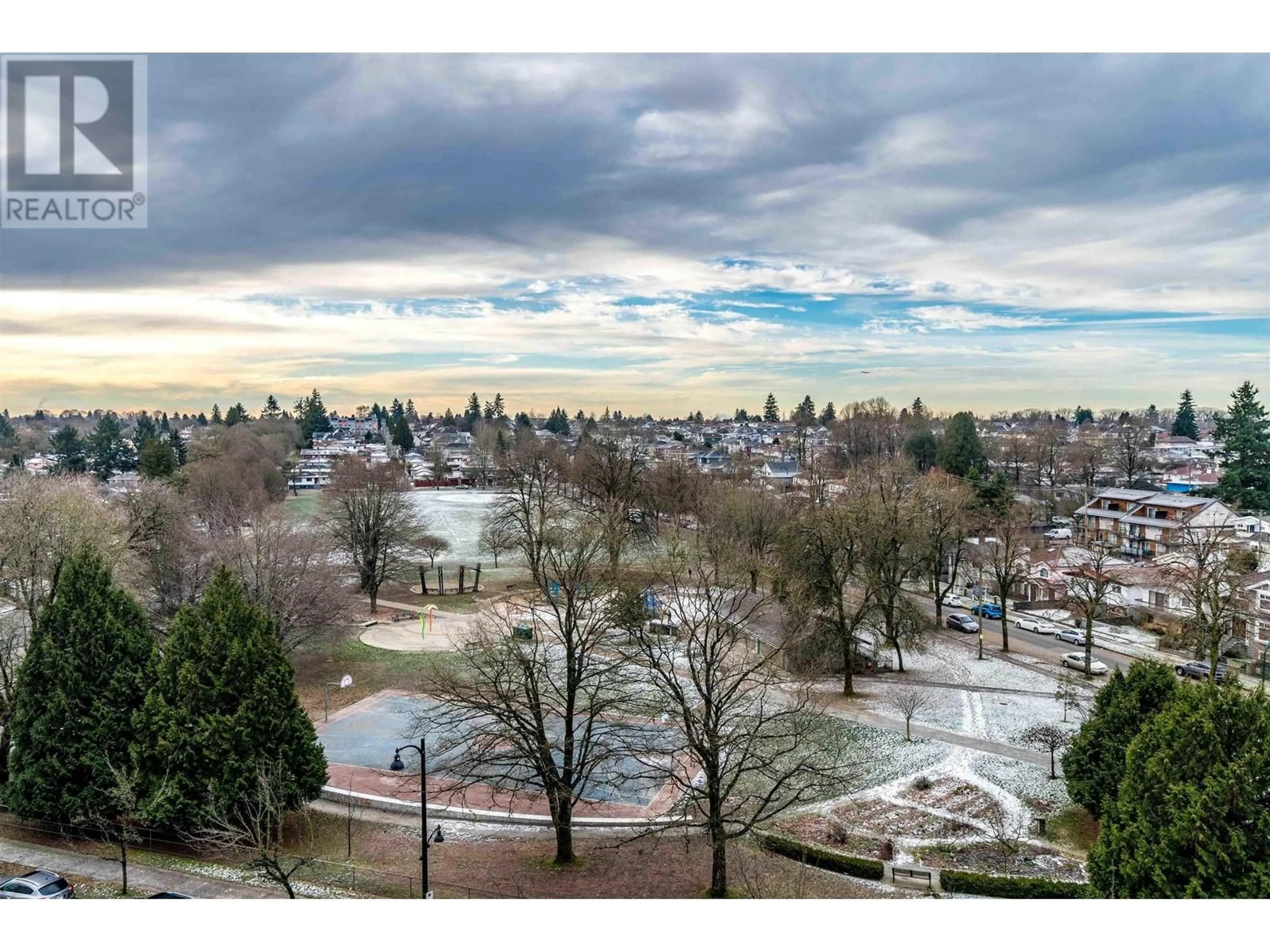 A pic from exterior of the house or condo, the view of lake or river for 905 2689 KINGSWAY, Vancouver British Columbia V5R0C3