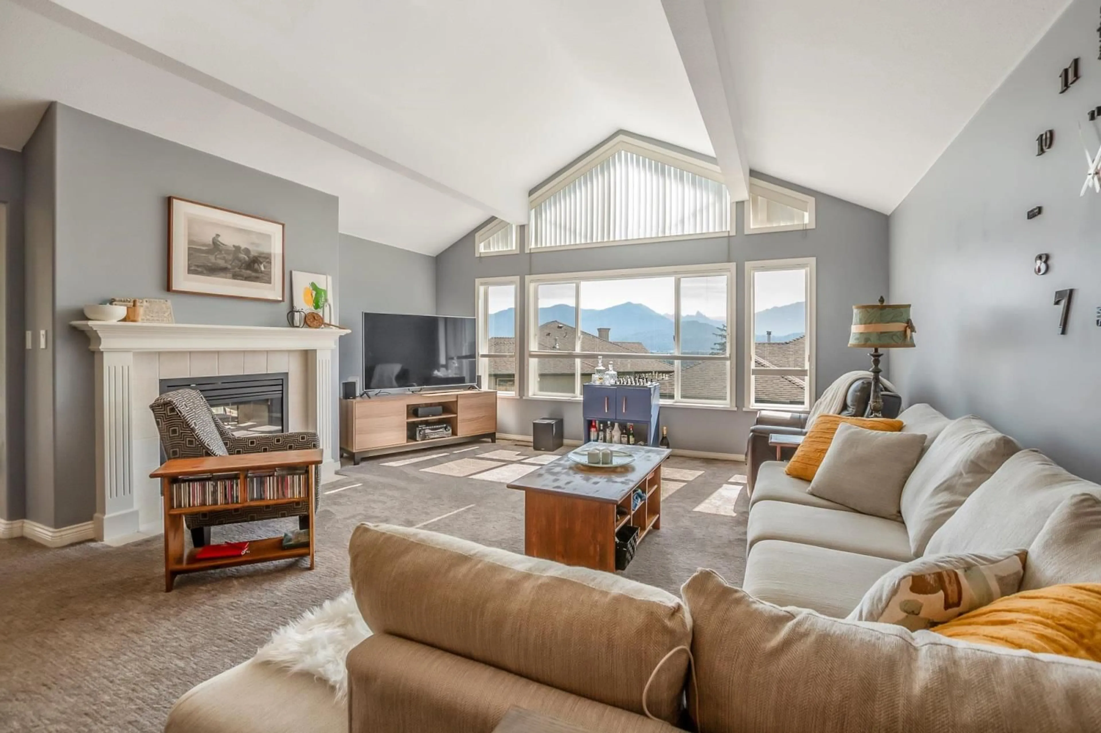 Living room, wood floors for 28 8590 SUNRISE DRIVE, Chilliwack British Columbia V2R3Z4