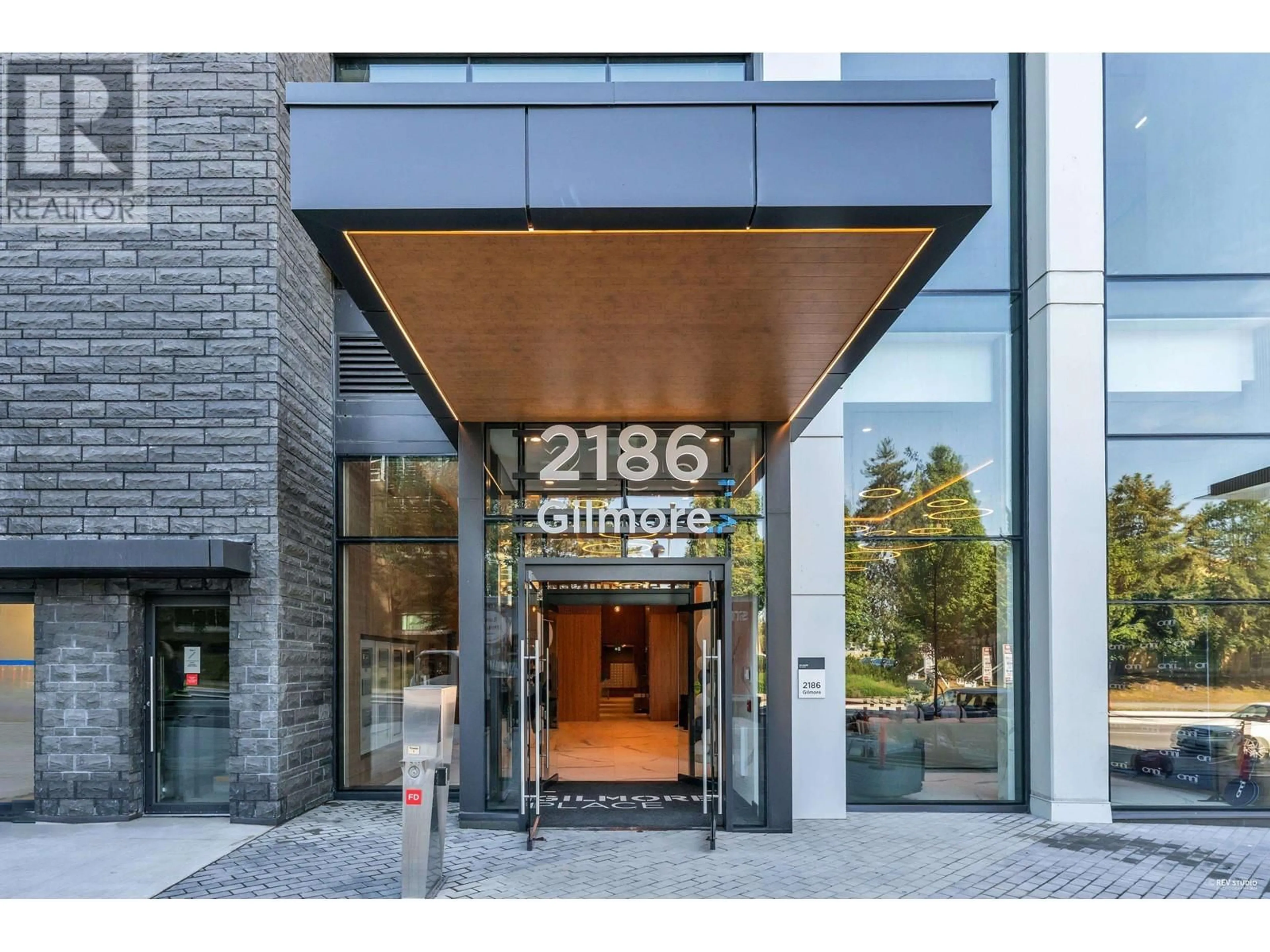 Indoor foyer for 1505 2186 GILMORE AVENUE, Burnaby British Columbia V5C0N7