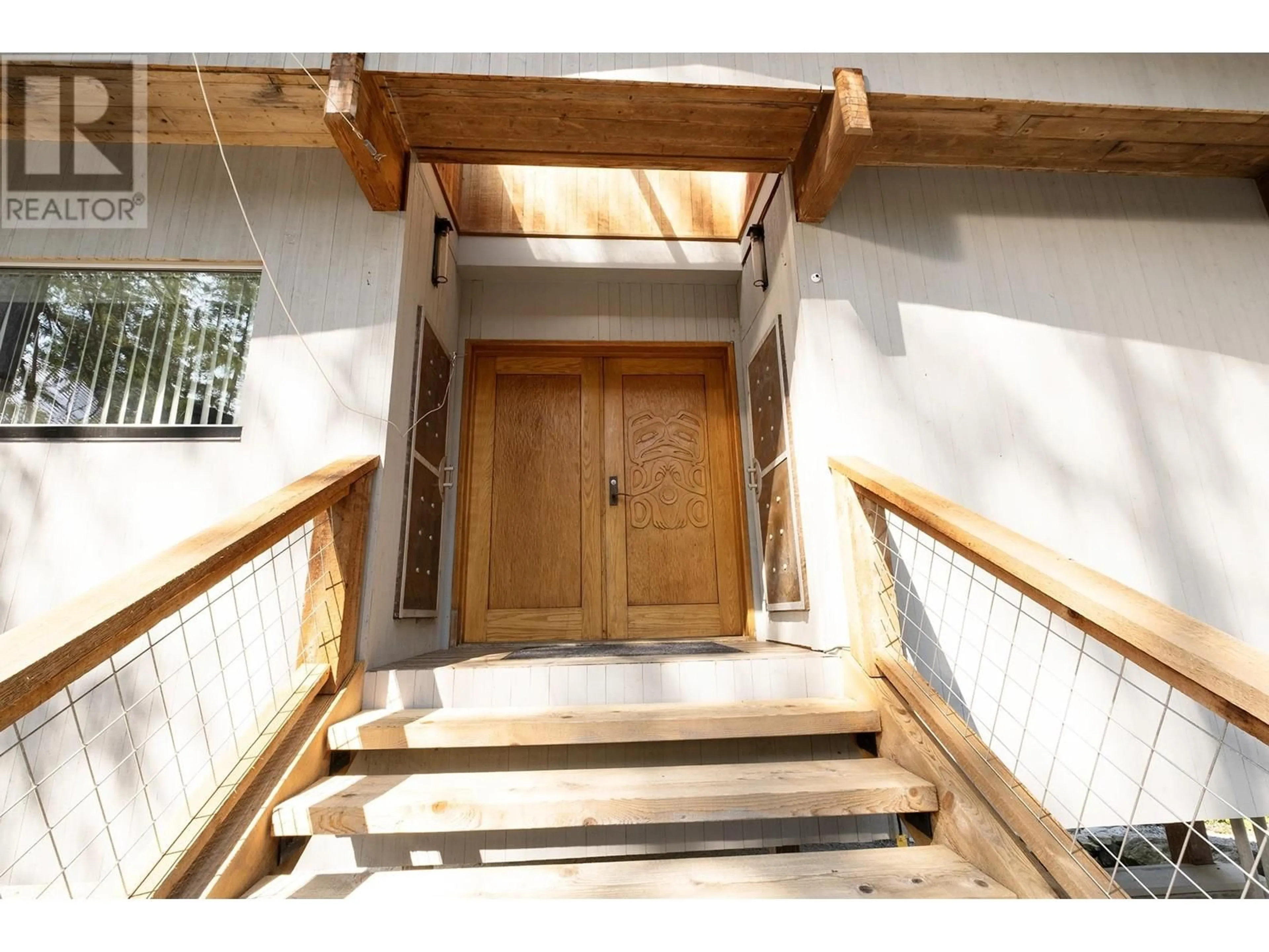 Indoor entryway, wood floors for 5435 JERVIS INLET ROAD, Egmont British Columbia V0N2H4