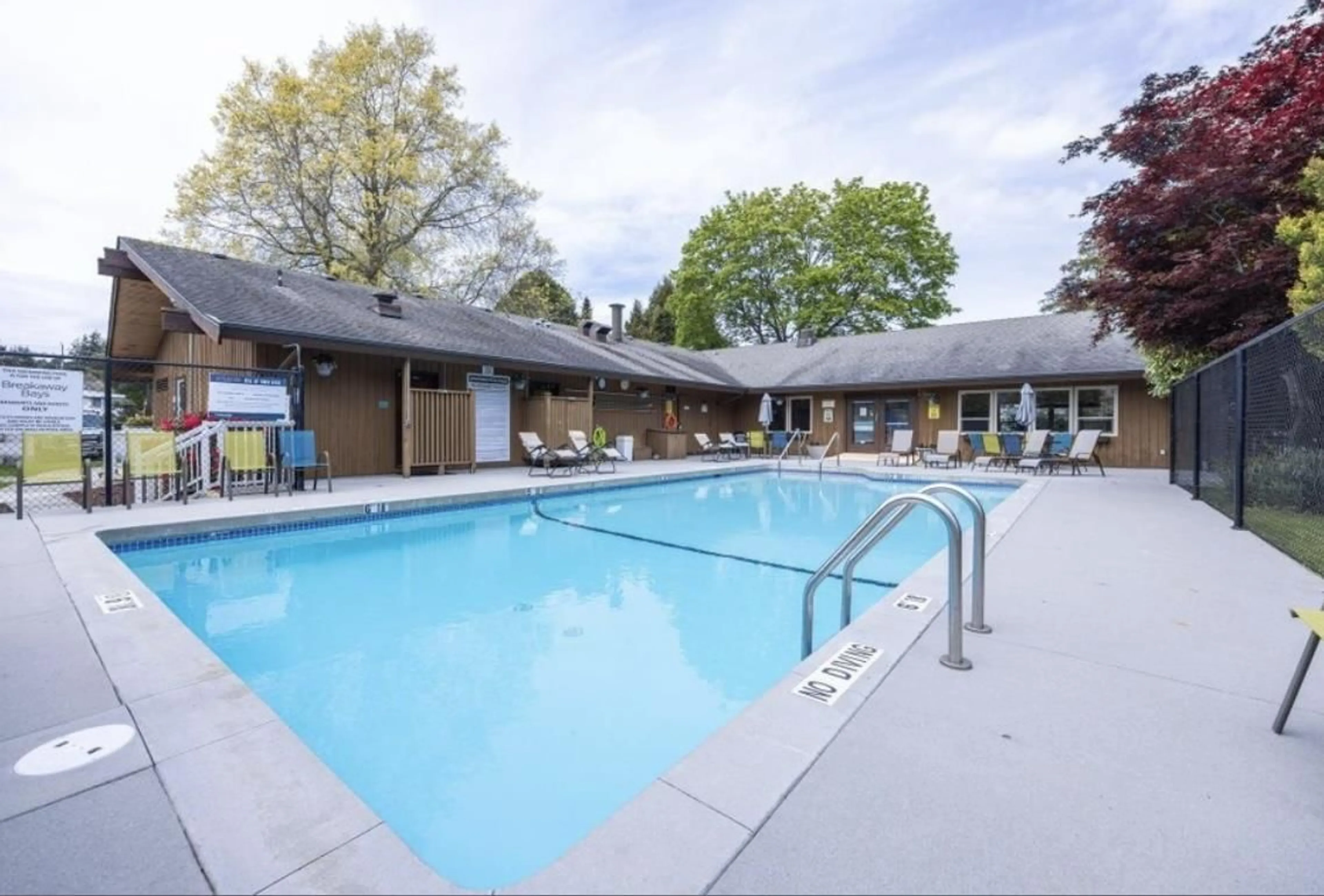 Indoor or outdoor pool for 254 1840 160 STREET, Surrey British Columbia V4A4X4