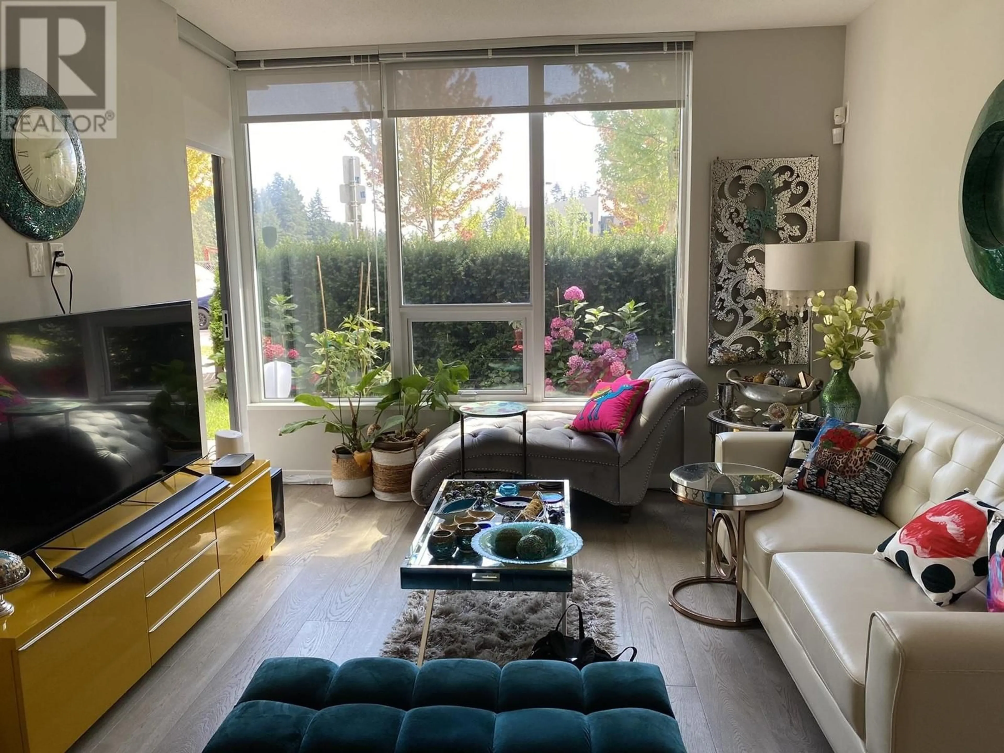 Living room, wood floors for 109 5687 GRAY AVENUE, Vancouver British Columbia V6S0K7