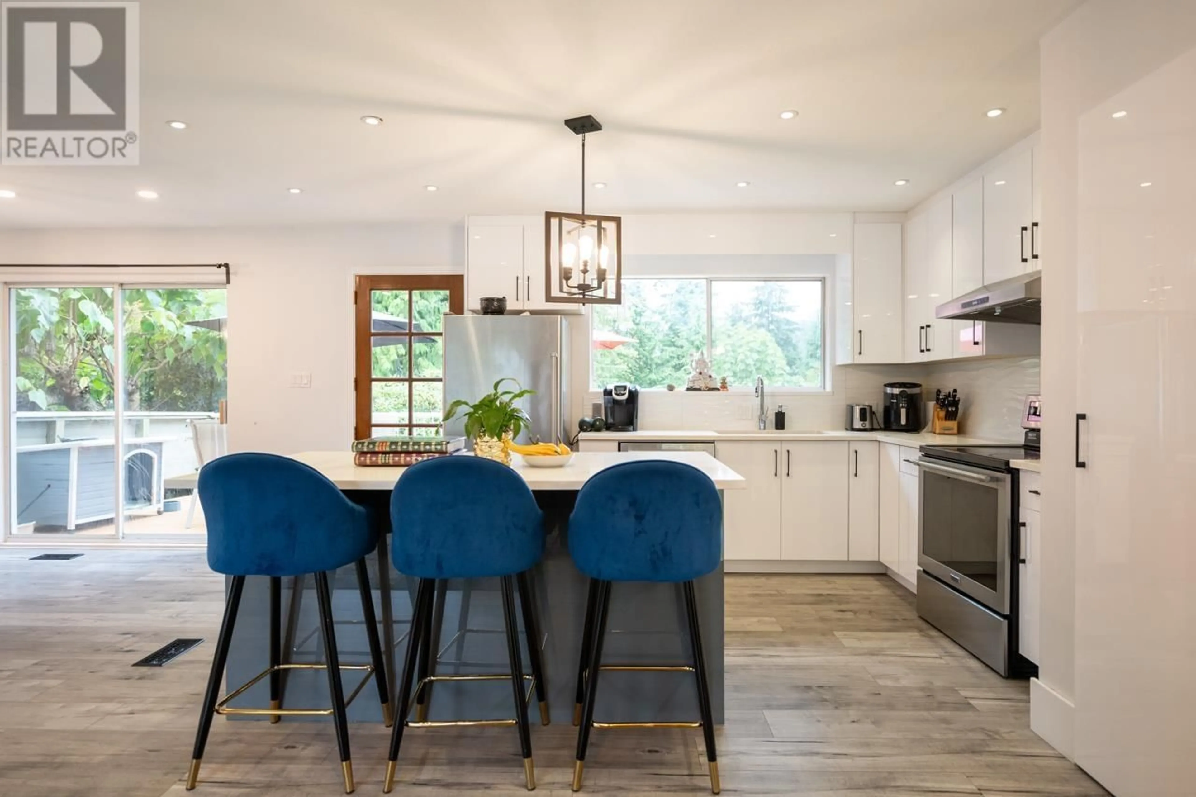 Open concept kitchen for 2293 BERKLEY AVENUE, North Vancouver British Columbia V7H1Z6