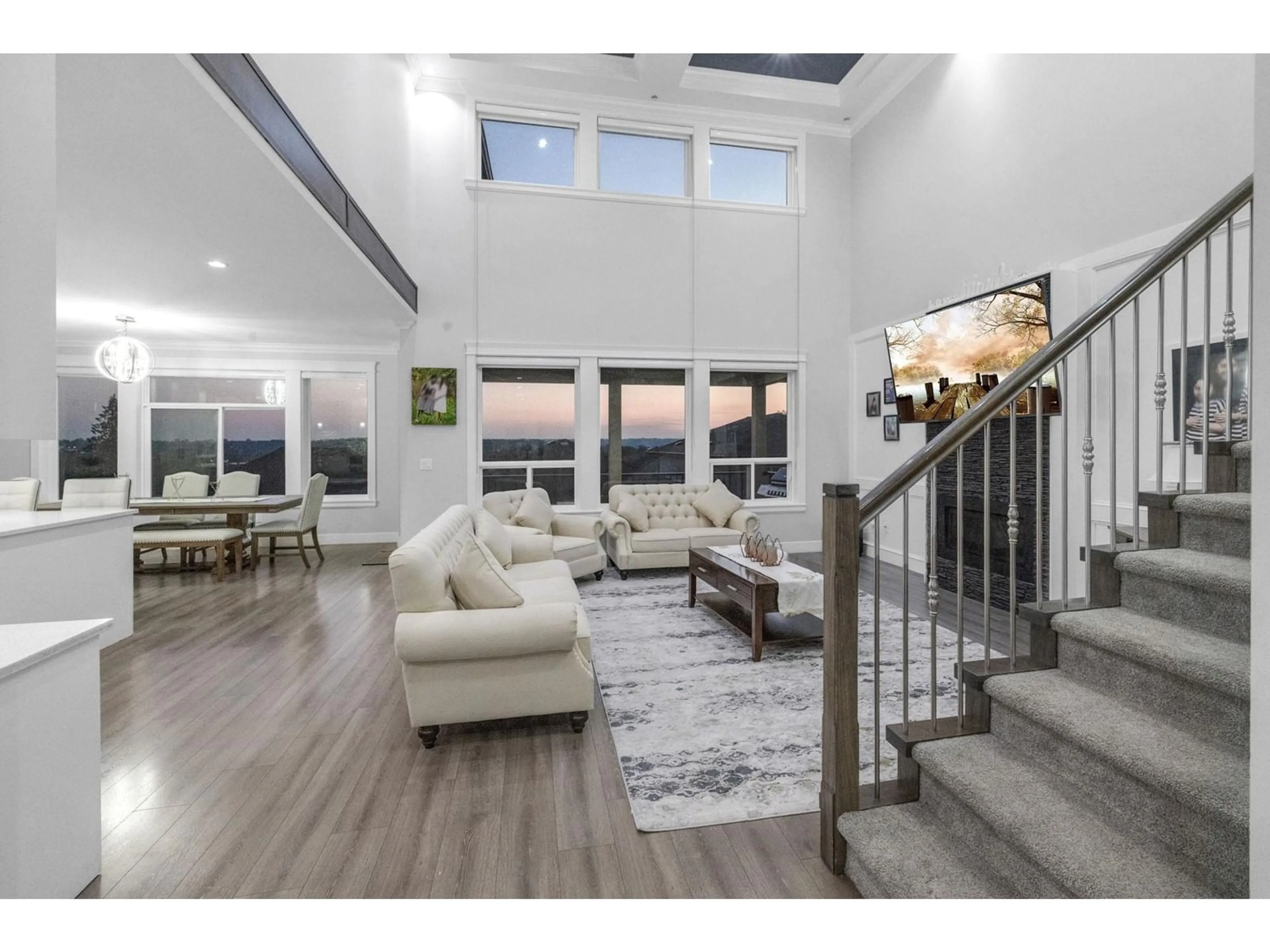 Living room, wood floors for 16 4295 OLD CLAYBURN ROAD, Abbotsford British Columbia V3G0G4