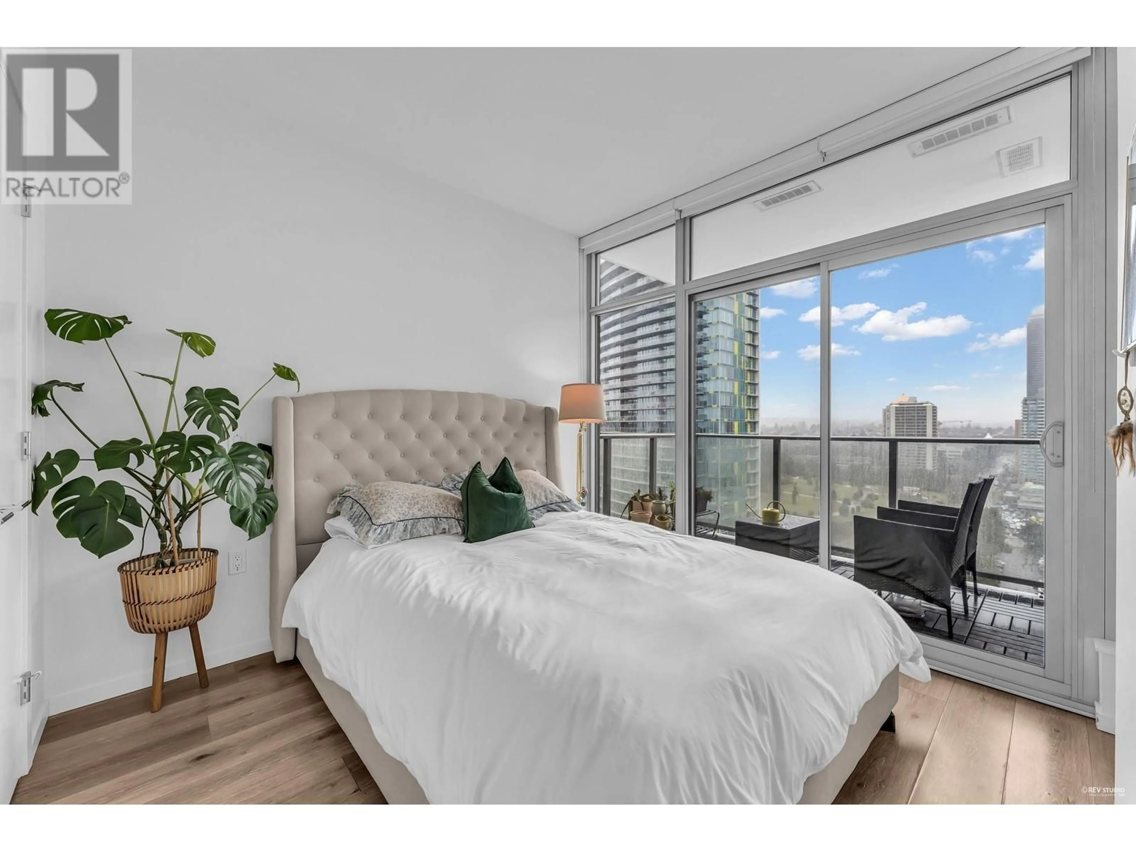 Bedroom with bed, unknown for 1602 - 1888 GILMORE AVENUE, Burnaby British Columbia V5C0L2