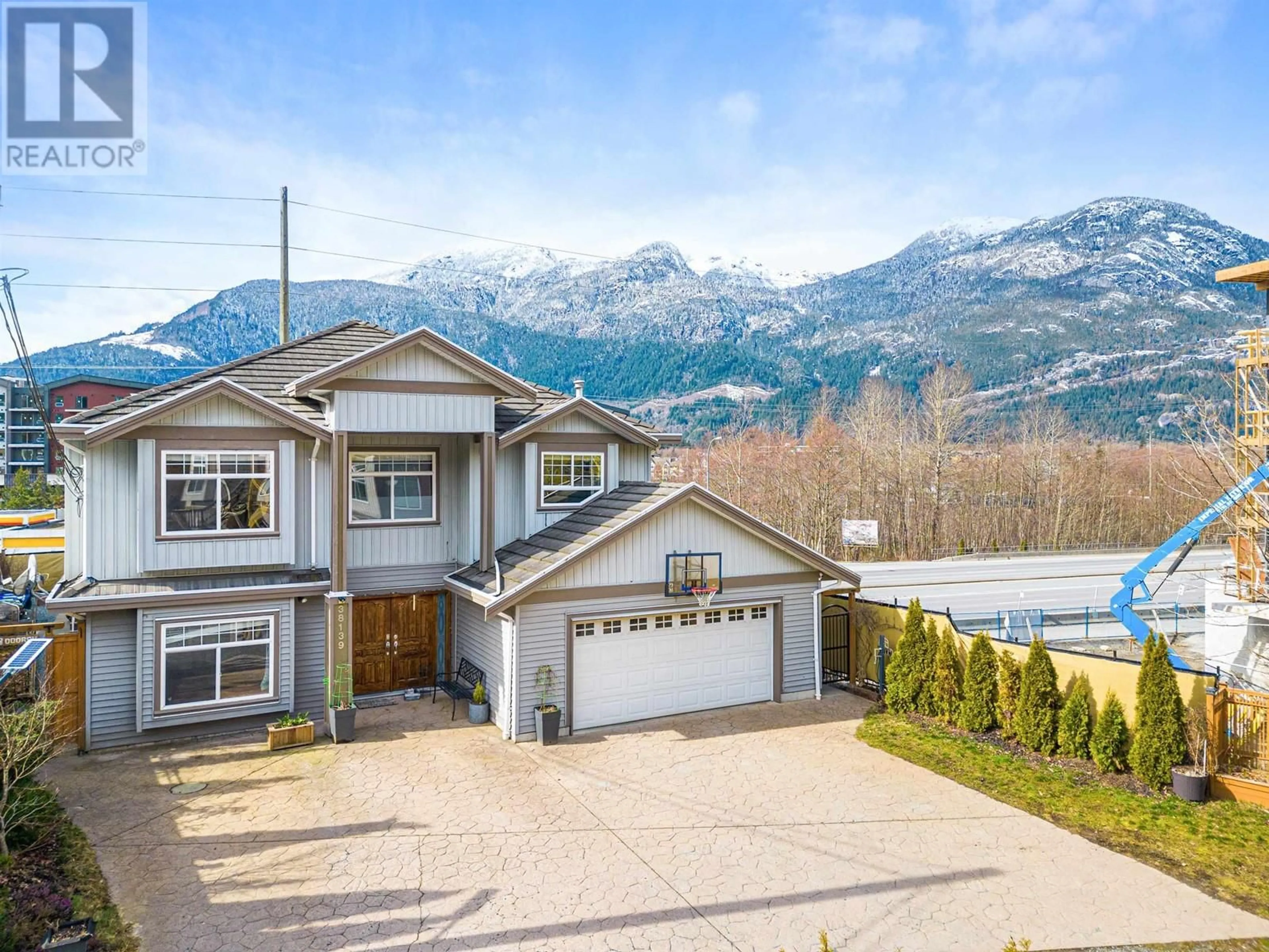 A pic from outside/outdoor area/front of a property/back of a property/a pic from drone, mountain view for 38139 HARBOUR VIEW PLACE, Squamish British Columbia V8B0J2