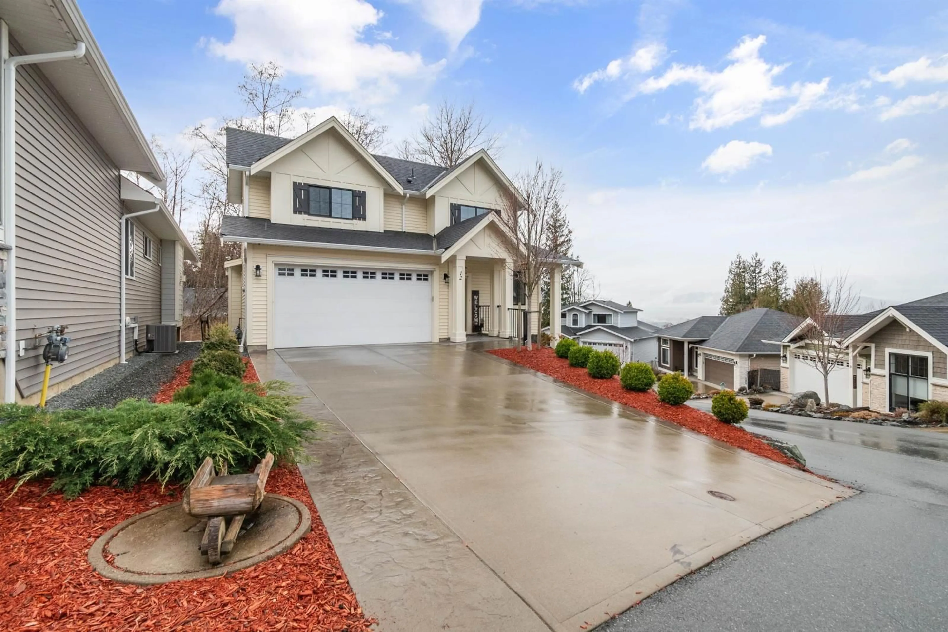 Frontside or backside of a home, the street view for 12 47045 SYLVAN DRIVE, Chilliwack British Columbia V2R0X6