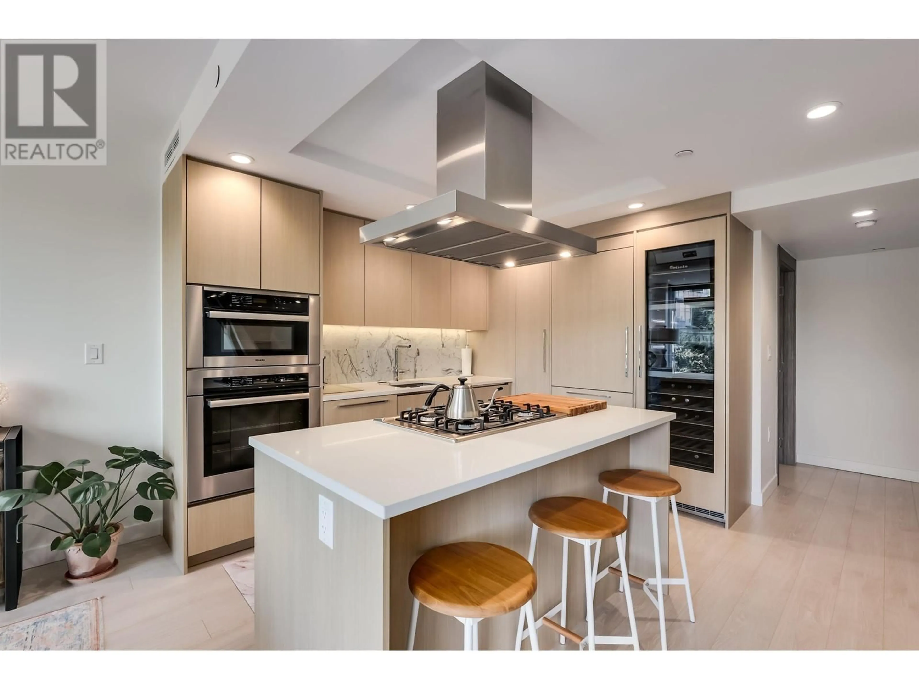 Contemporary kitchen for 1785 COLUMBIA STREET, Vancouver British Columbia V5Y0N3