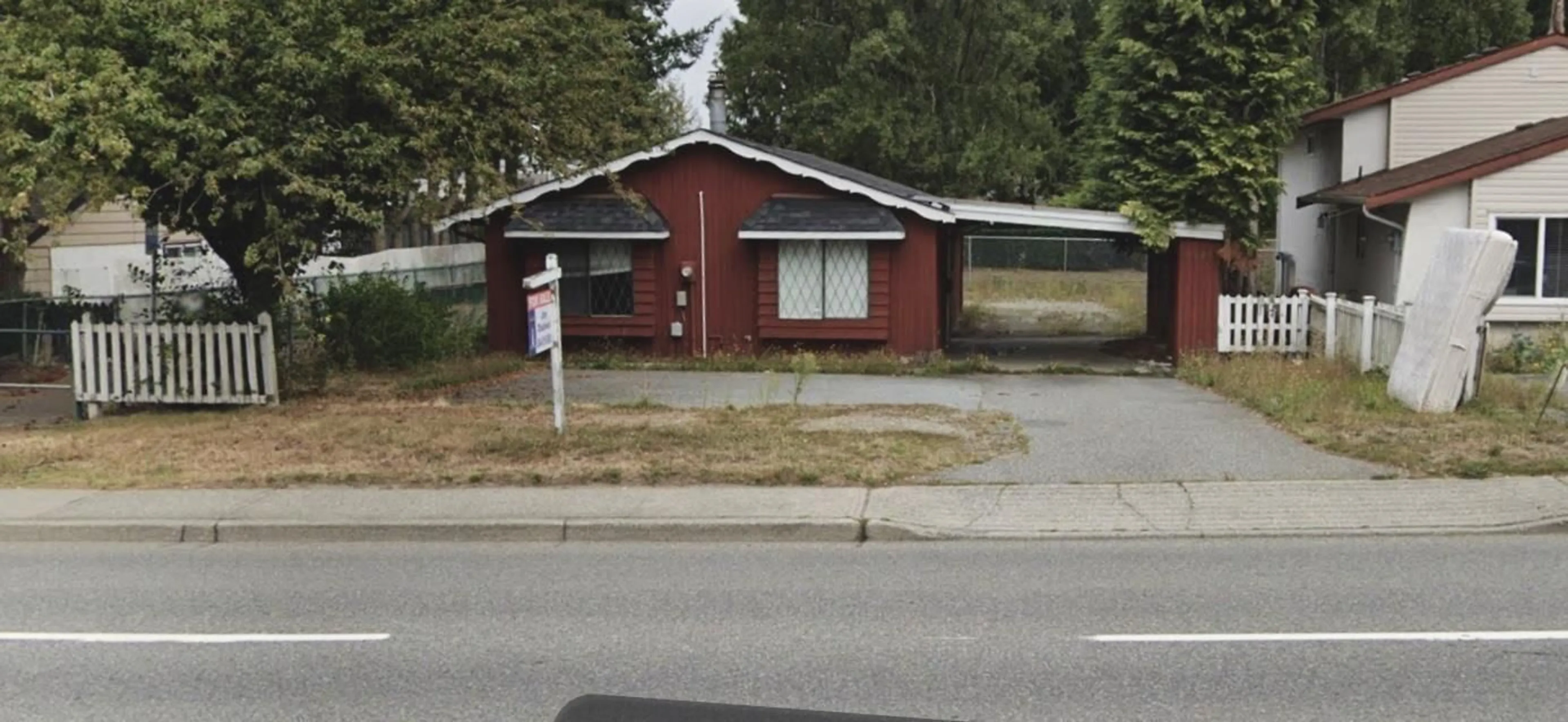 Frontside or backside of a home, the street view for 32525 GEORGE FERGUSON WAY, Abbotsford British Columbia V2T4C8