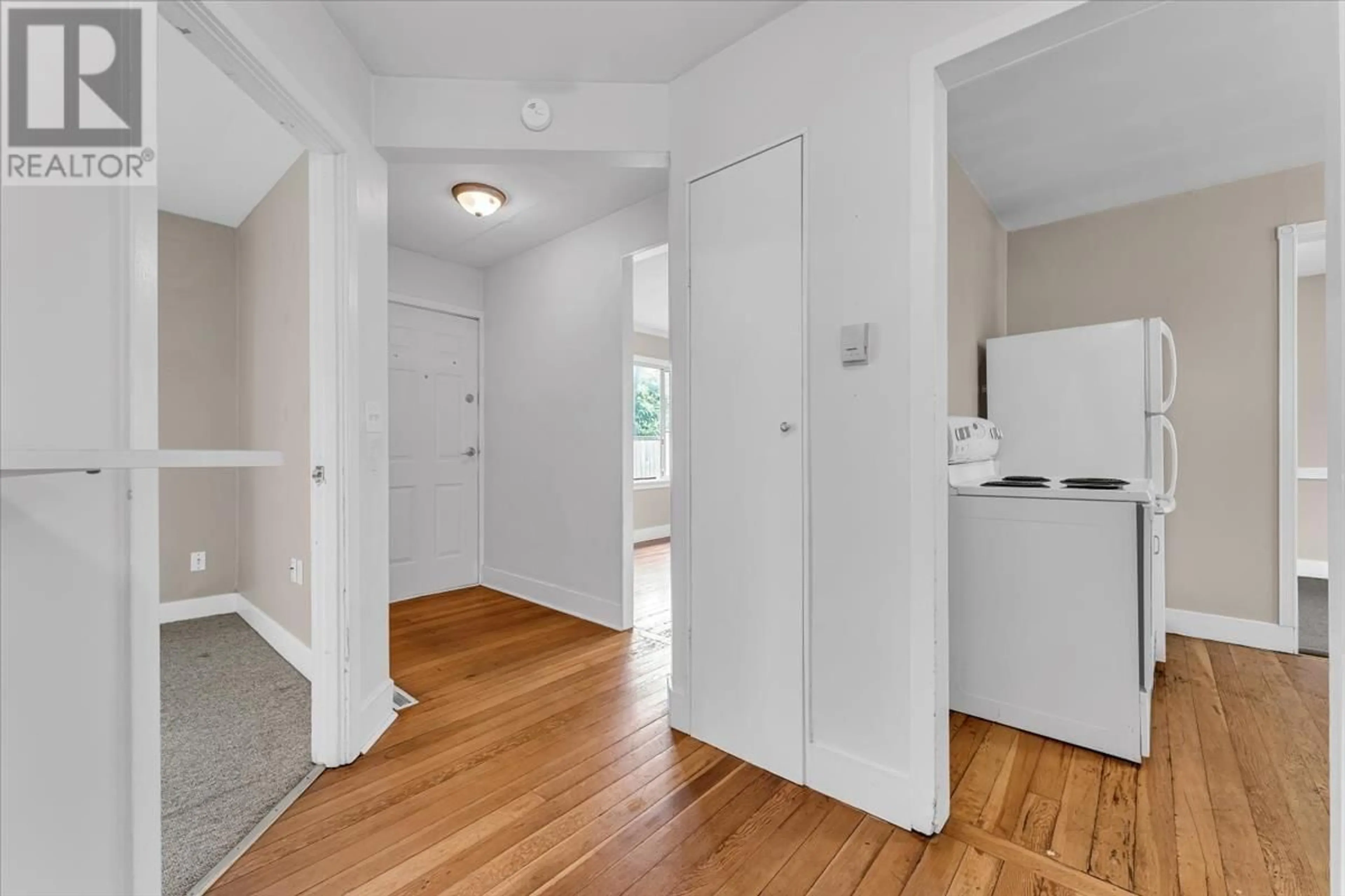 Indoor entryway, wood floors for 3491 CATALINA CRESCENT, Richmond British Columbia V7B1E3