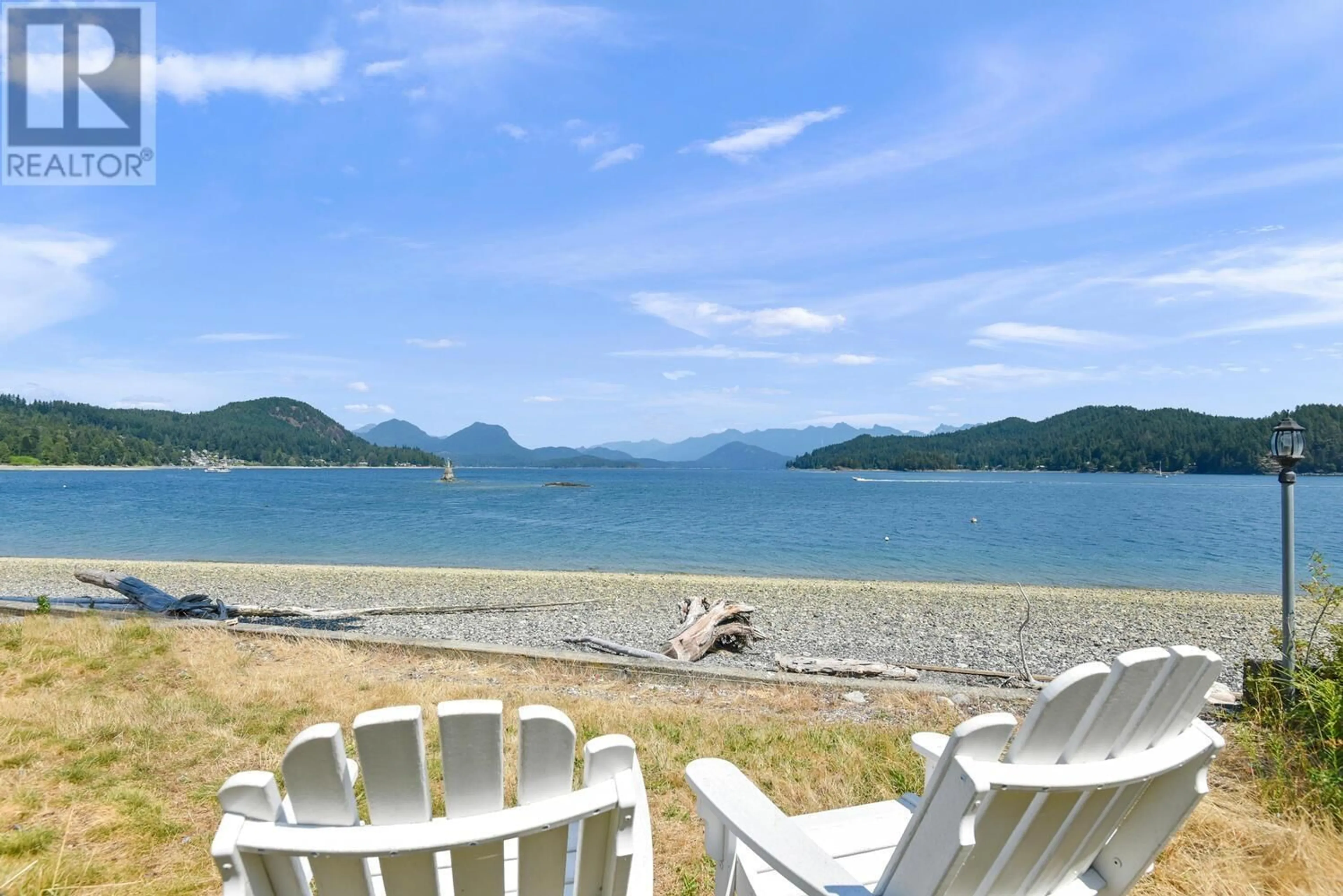 Patio for 362 AVALON DRIVE, Gibsons British Columbia V0N1V8