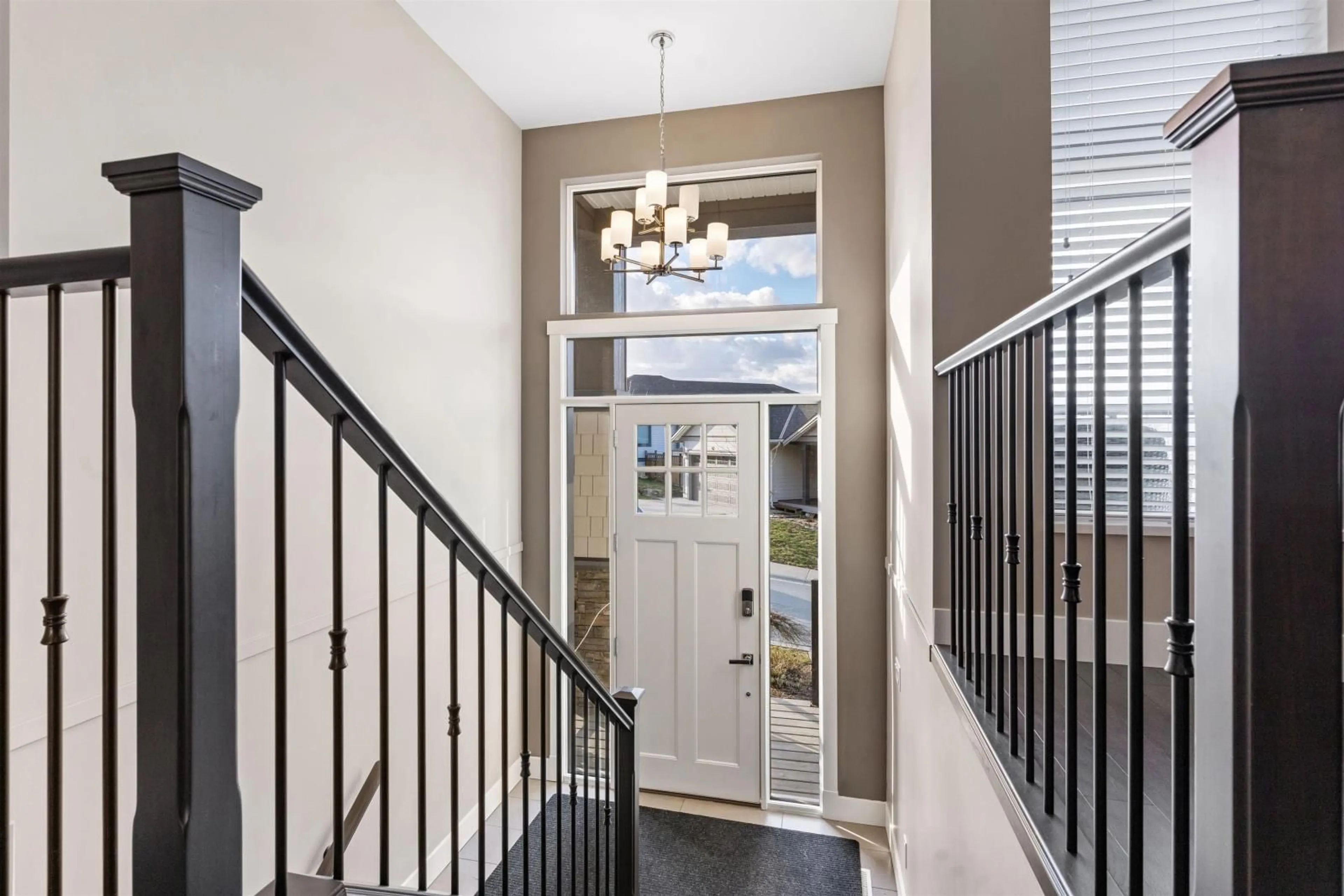 Indoor entryway, wood floors for 9 8295 NIXON ROAD, Chilliwack British Columbia V4Z0C8