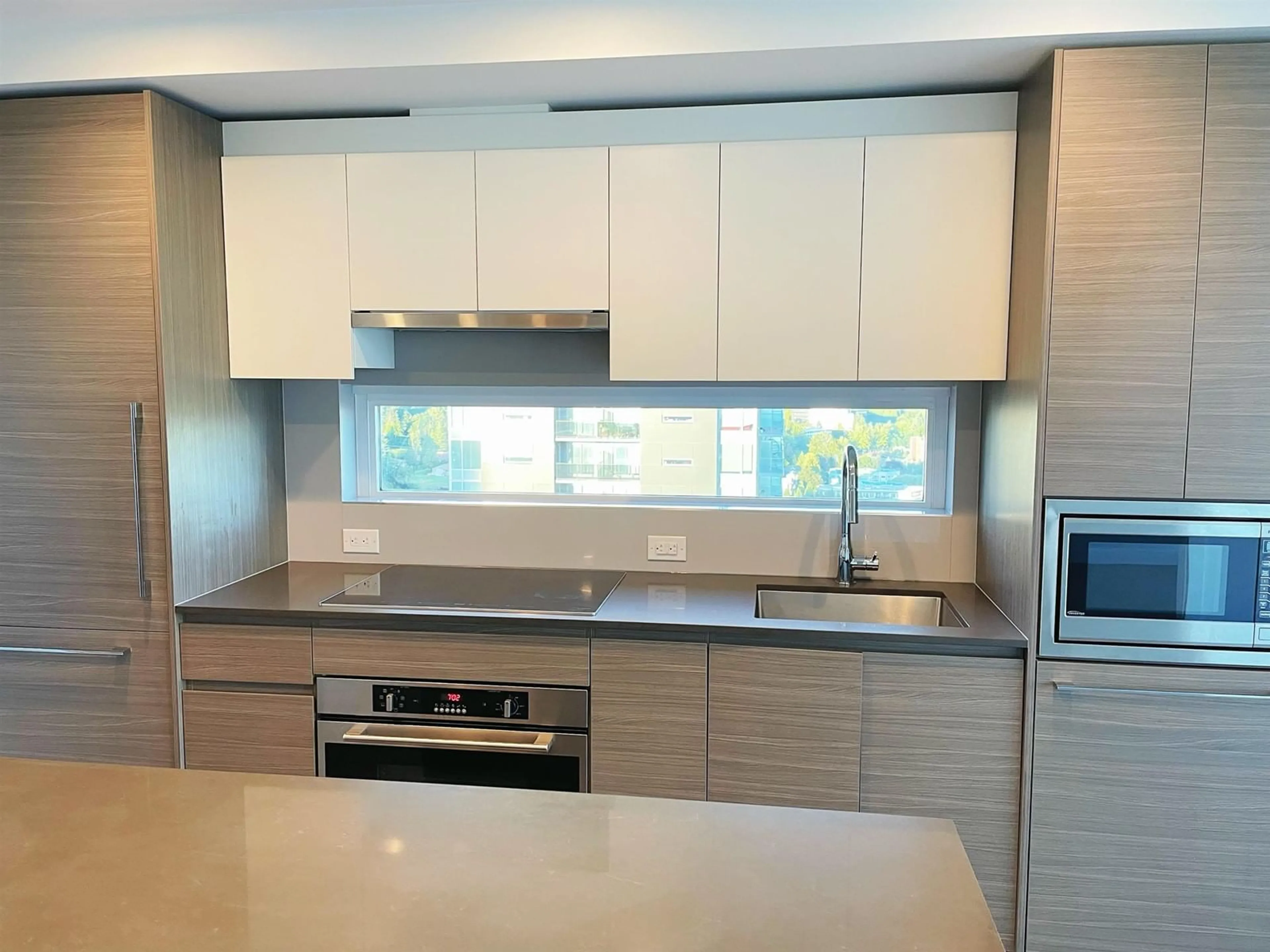 Unknown for 3010 - 13615 FRASER, Surrey British Columbia V3T0P7