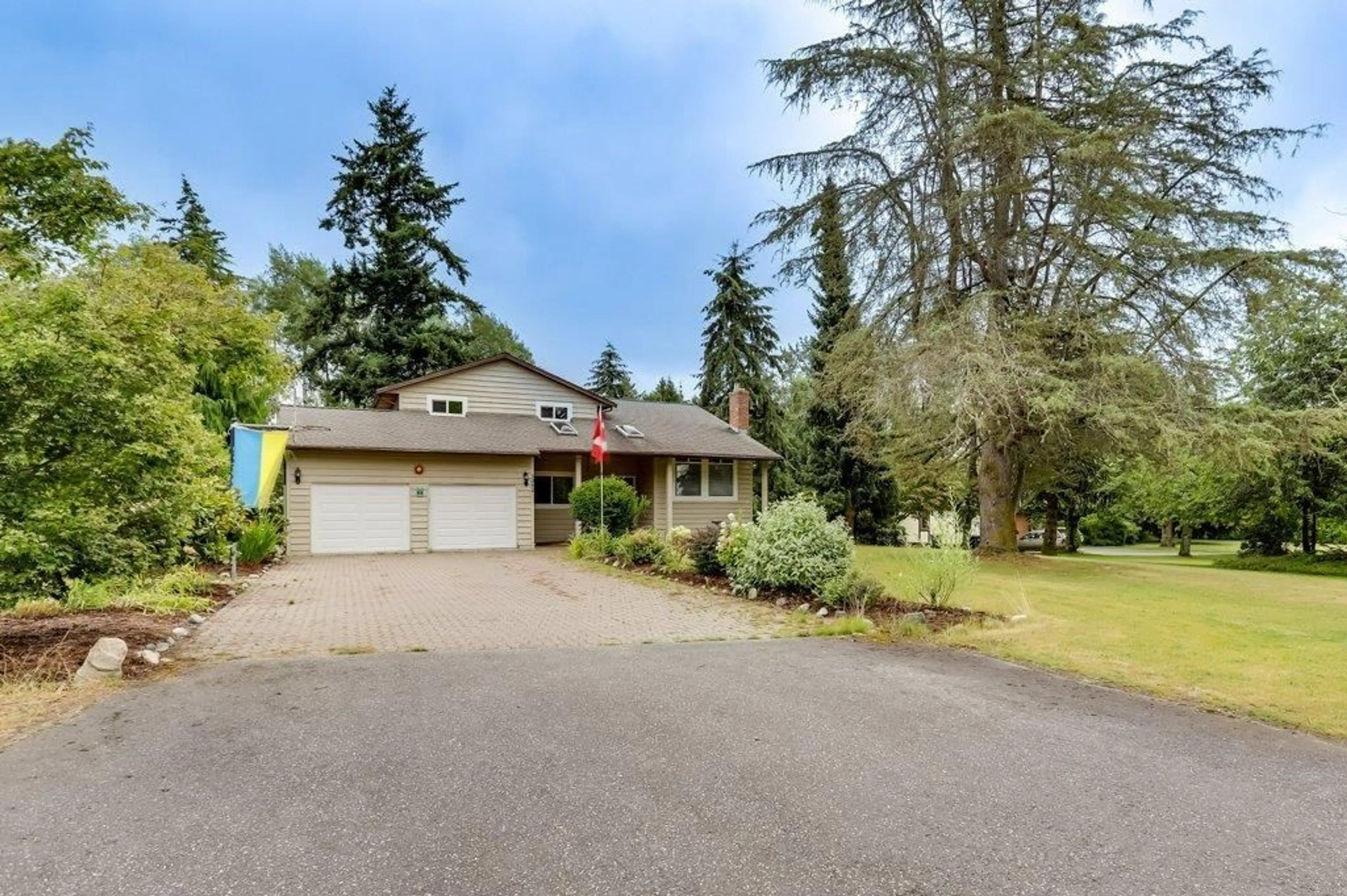 Frontside or backside of a home, cottage for 2082 174 STREET, Surrey British Columbia V3Z9Z8