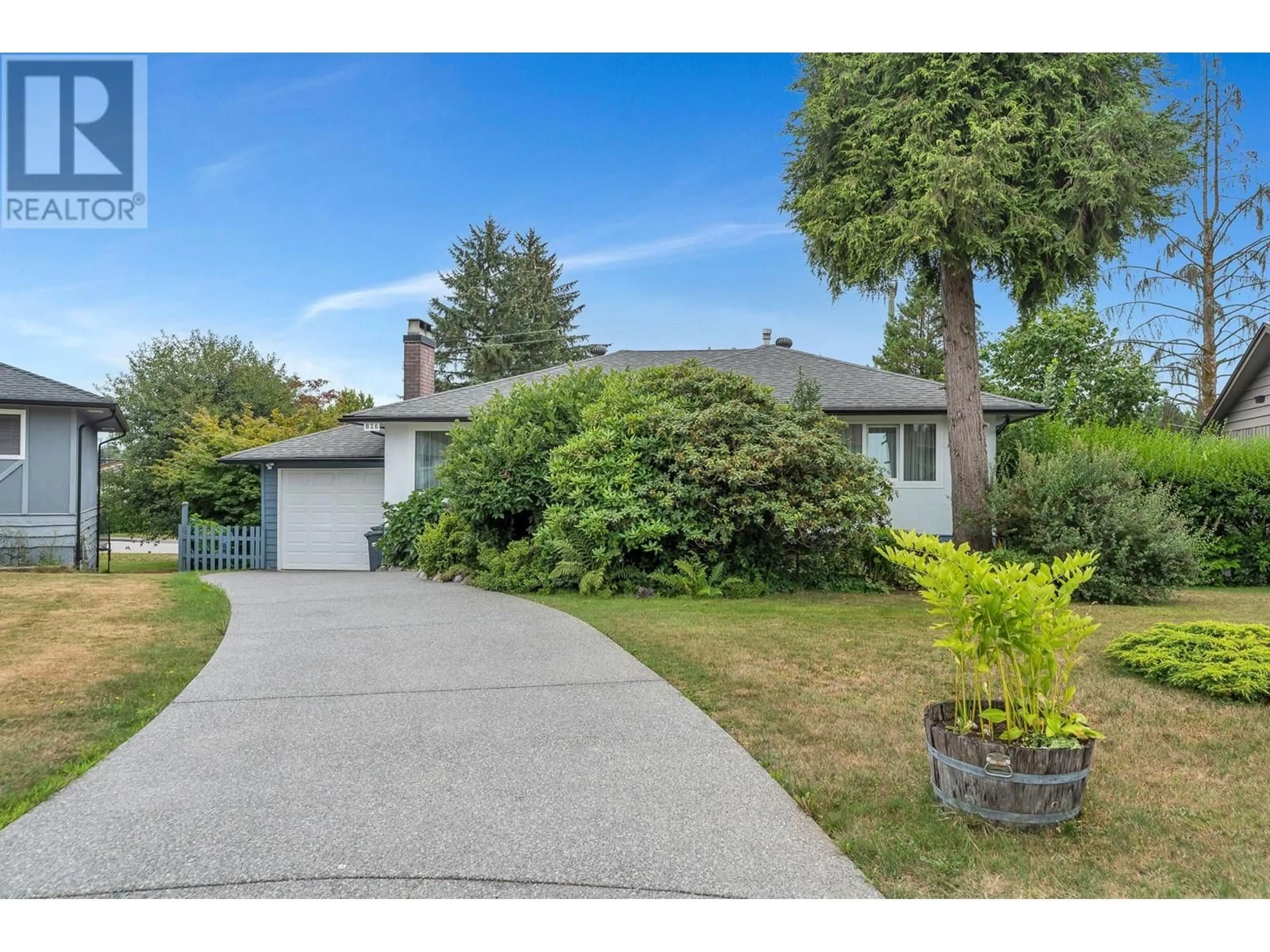 Frontside or backside of a home for 826 BALLANTRAE COURT, Port Moody British Columbia V3H1A8