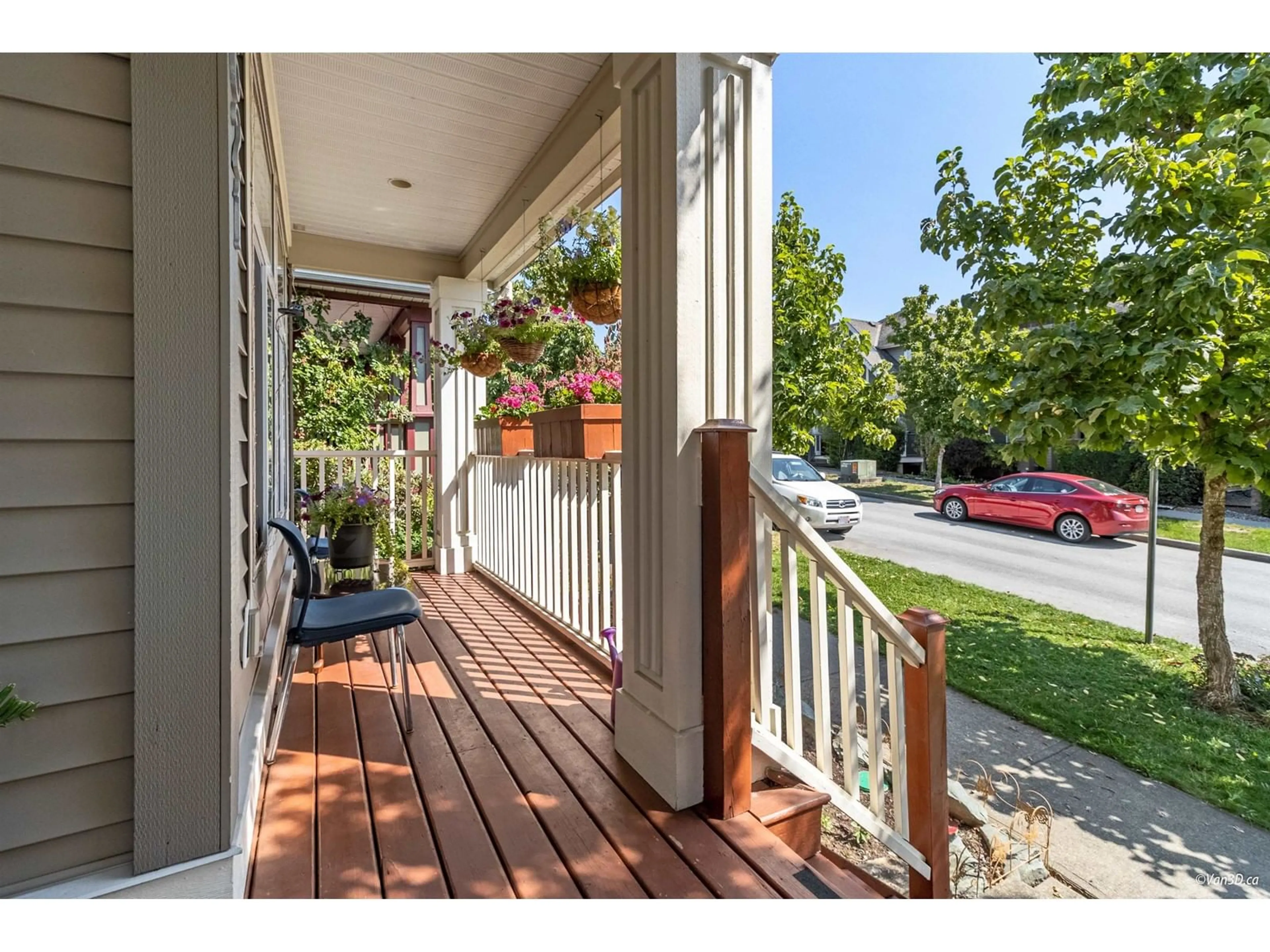 Indoor entryway for 6621 192A STREET, Surrey British Columbia V4N0B9