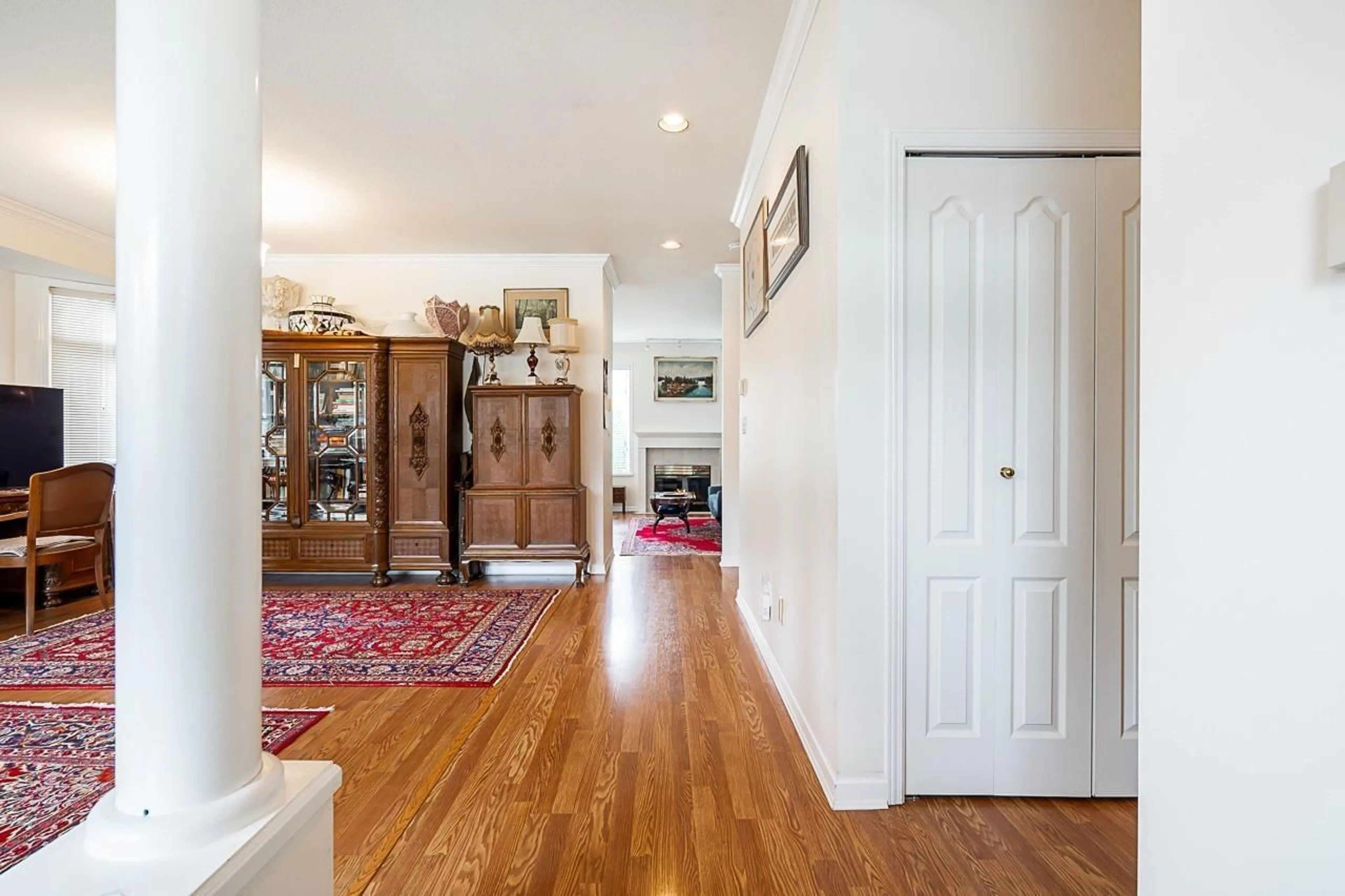 Indoor foyer, wood floors for 29 14909 32 AVENUE, Surrey British Columbia V4P1A4