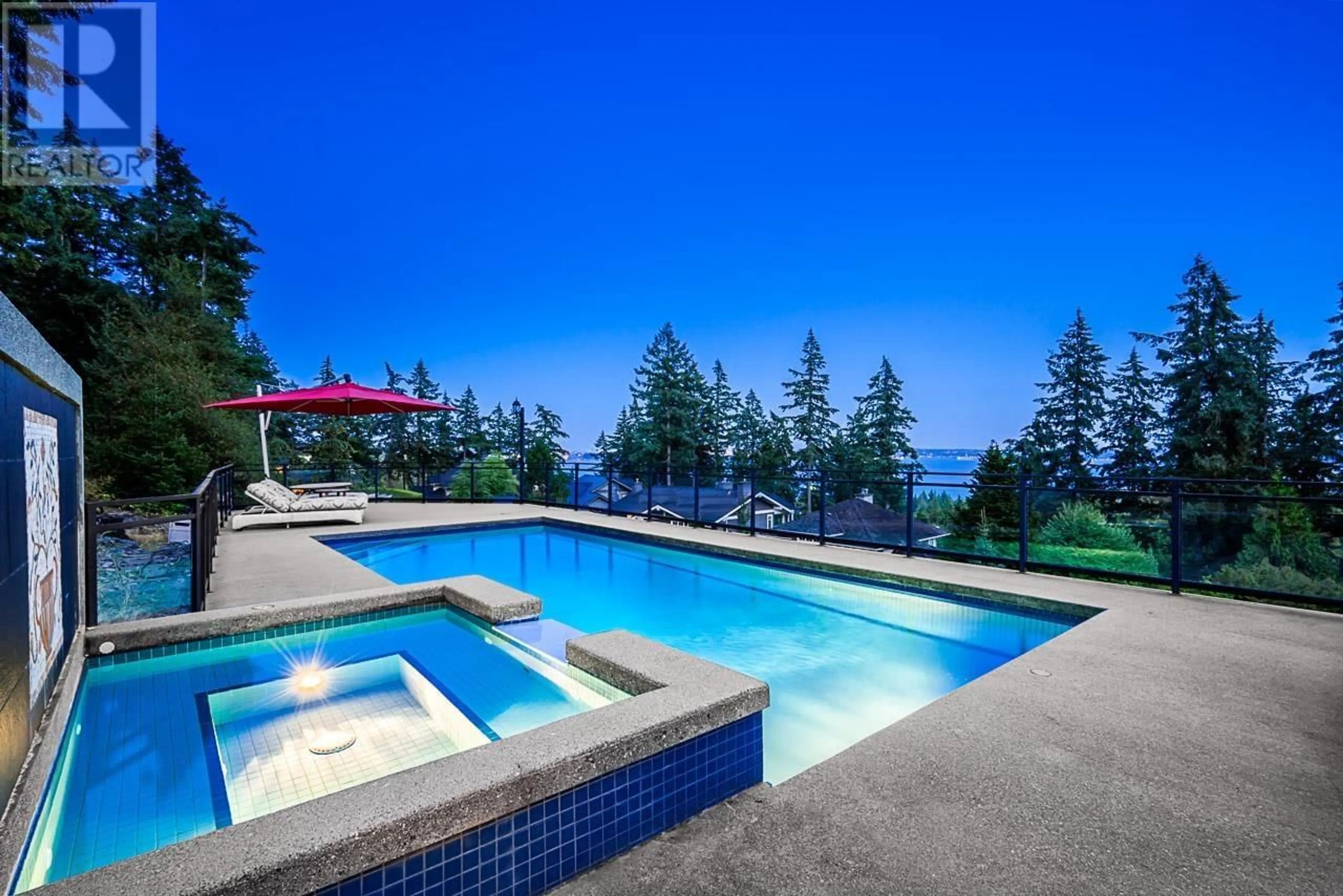 Indoor or outdoor pool for 4845 VISTA PLACE, West Vancouver British Columbia V7W3E7