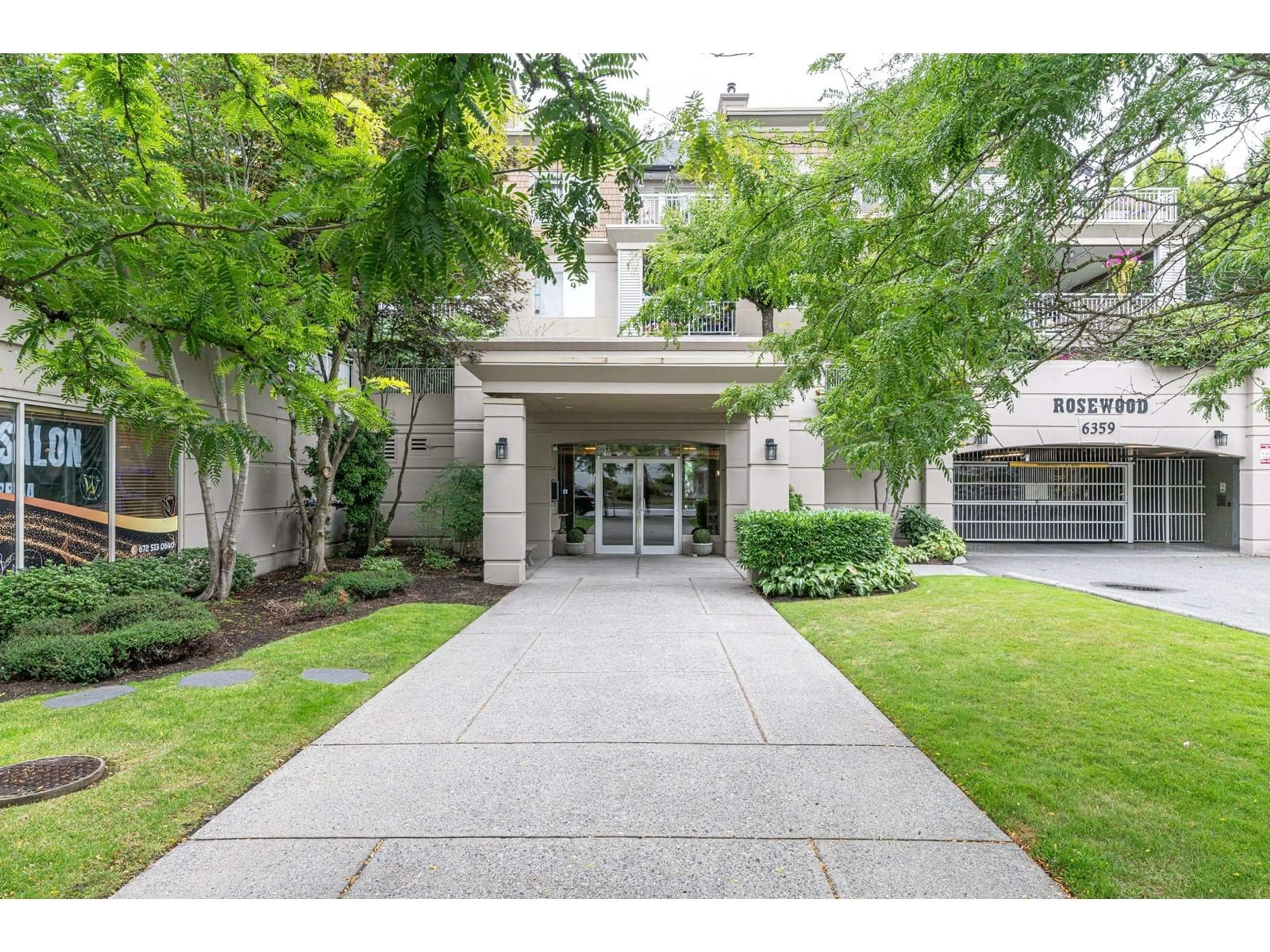 Indoor foyer for 411 6359 198 STREET, Langley British Columbia V2Y2E3