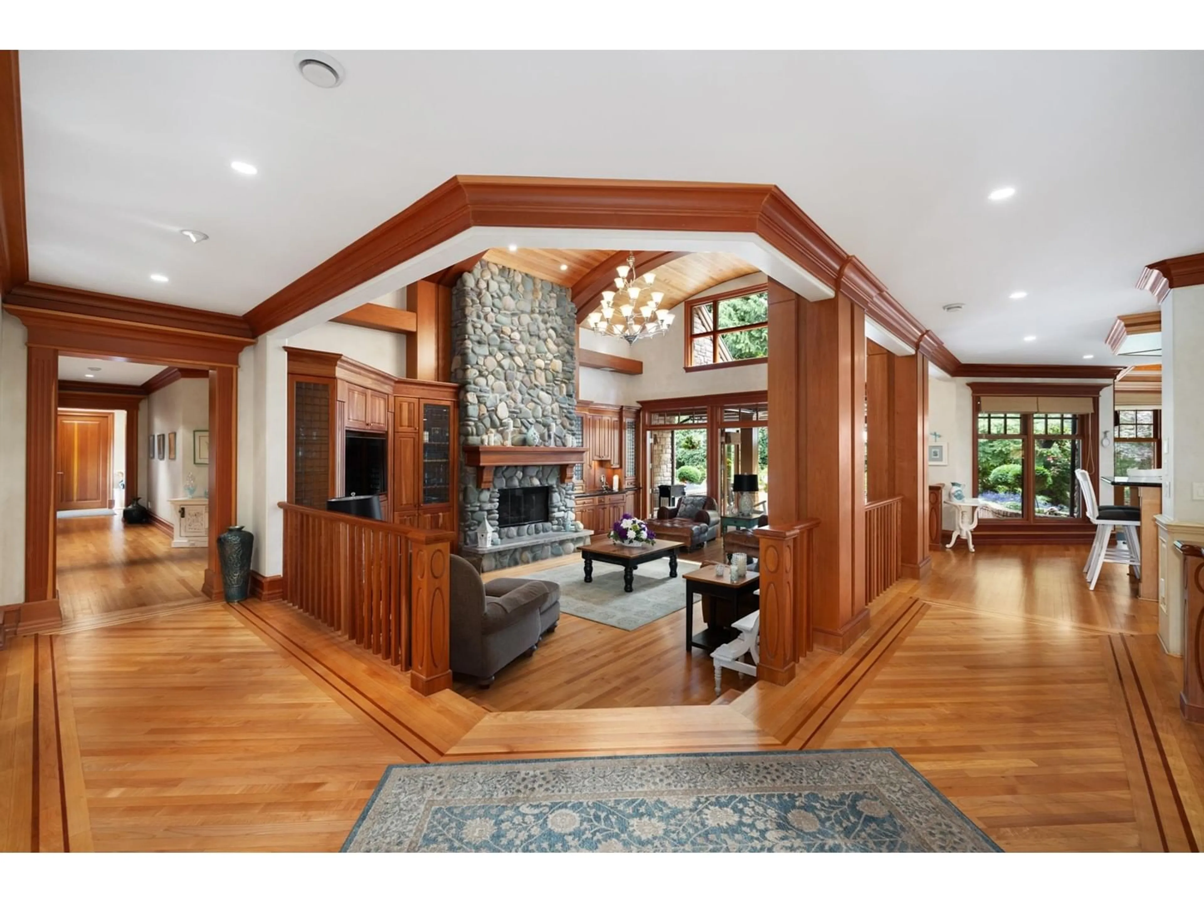 Indoor entryway, wood floors for 3122 136 STREET, Surrey British Columbia V4P3C8