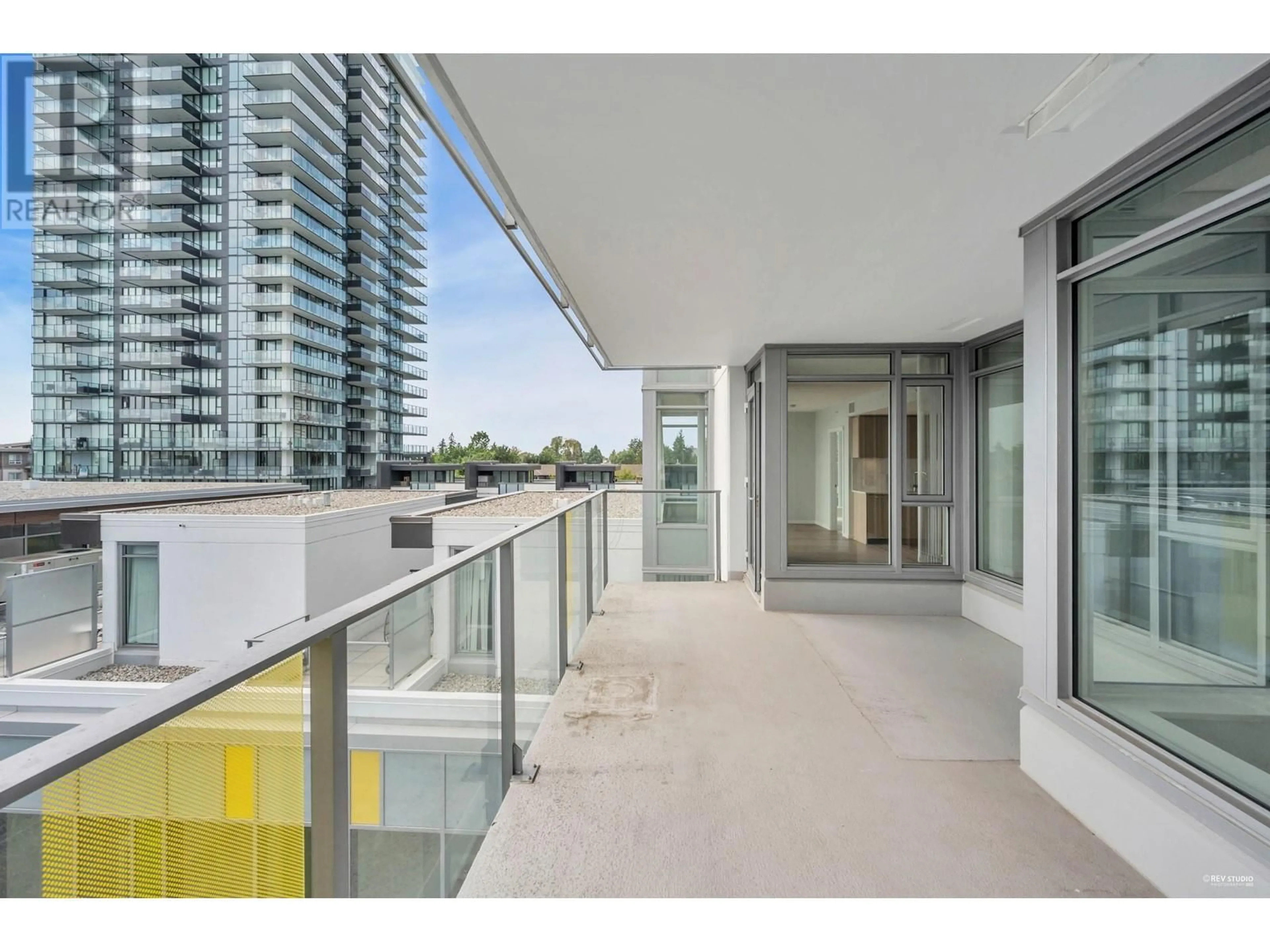 A pic from exterior of the house or condo, the street view for 401 6700 DUNBLANE AVENUE, Burnaby British Columbia V5H0J3