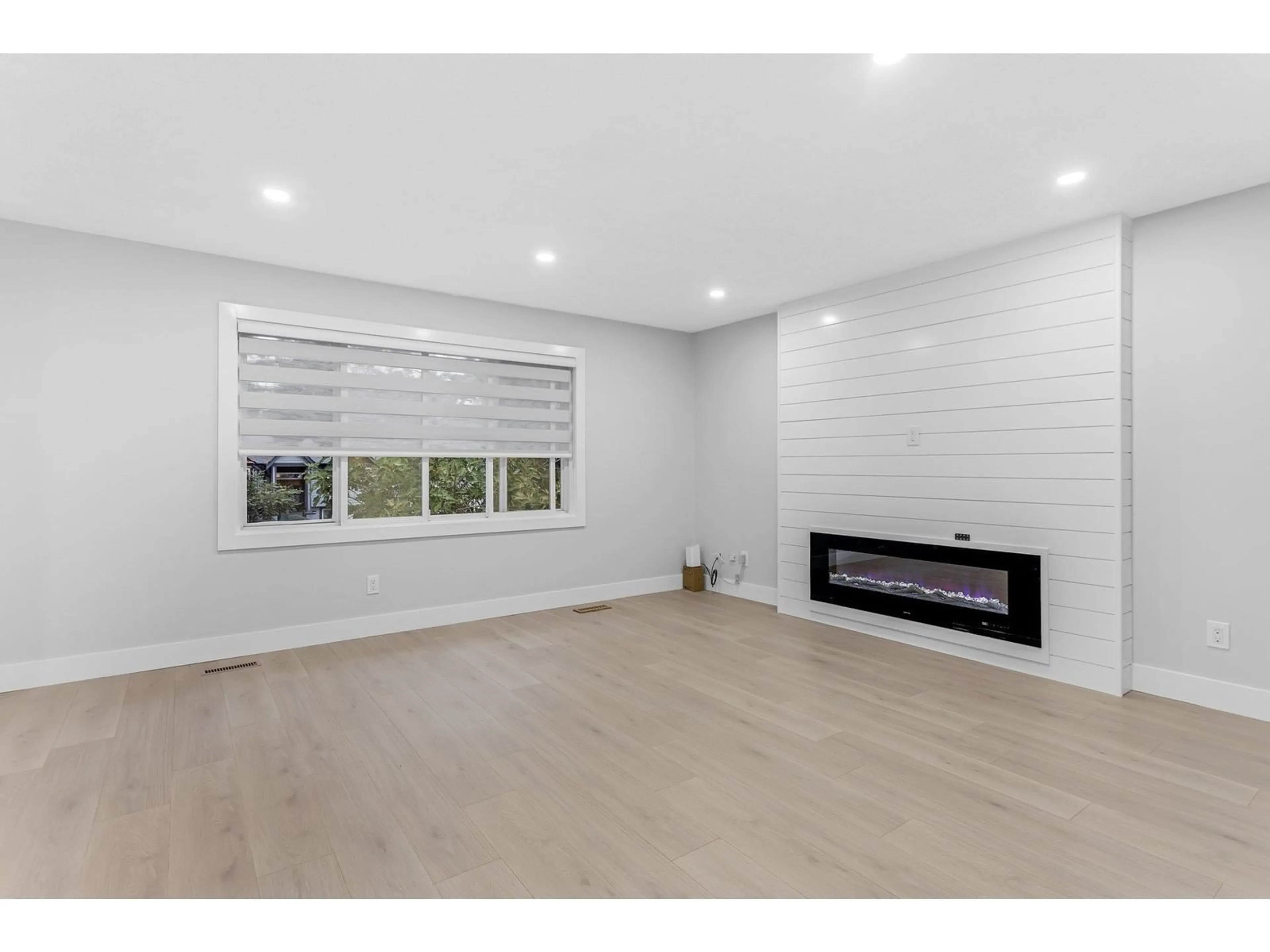 A pic of a room for 14056 75 AVENUE, Surrey British Columbia V3W7A7