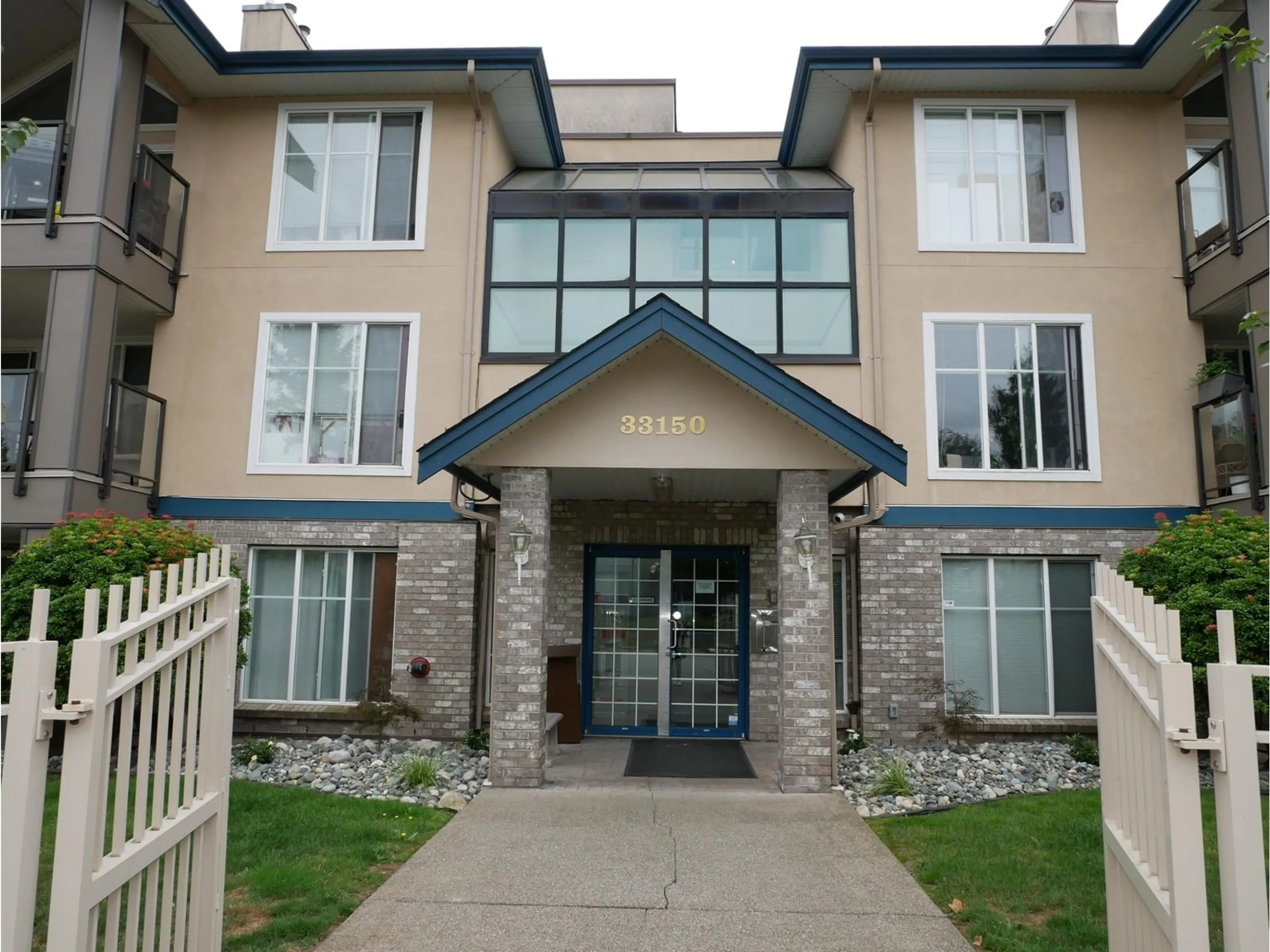 A pic from exterior of the house or condo, the front or back of building for 310 33150 4TH AVENUE, Mission British Columbia V2V7A3