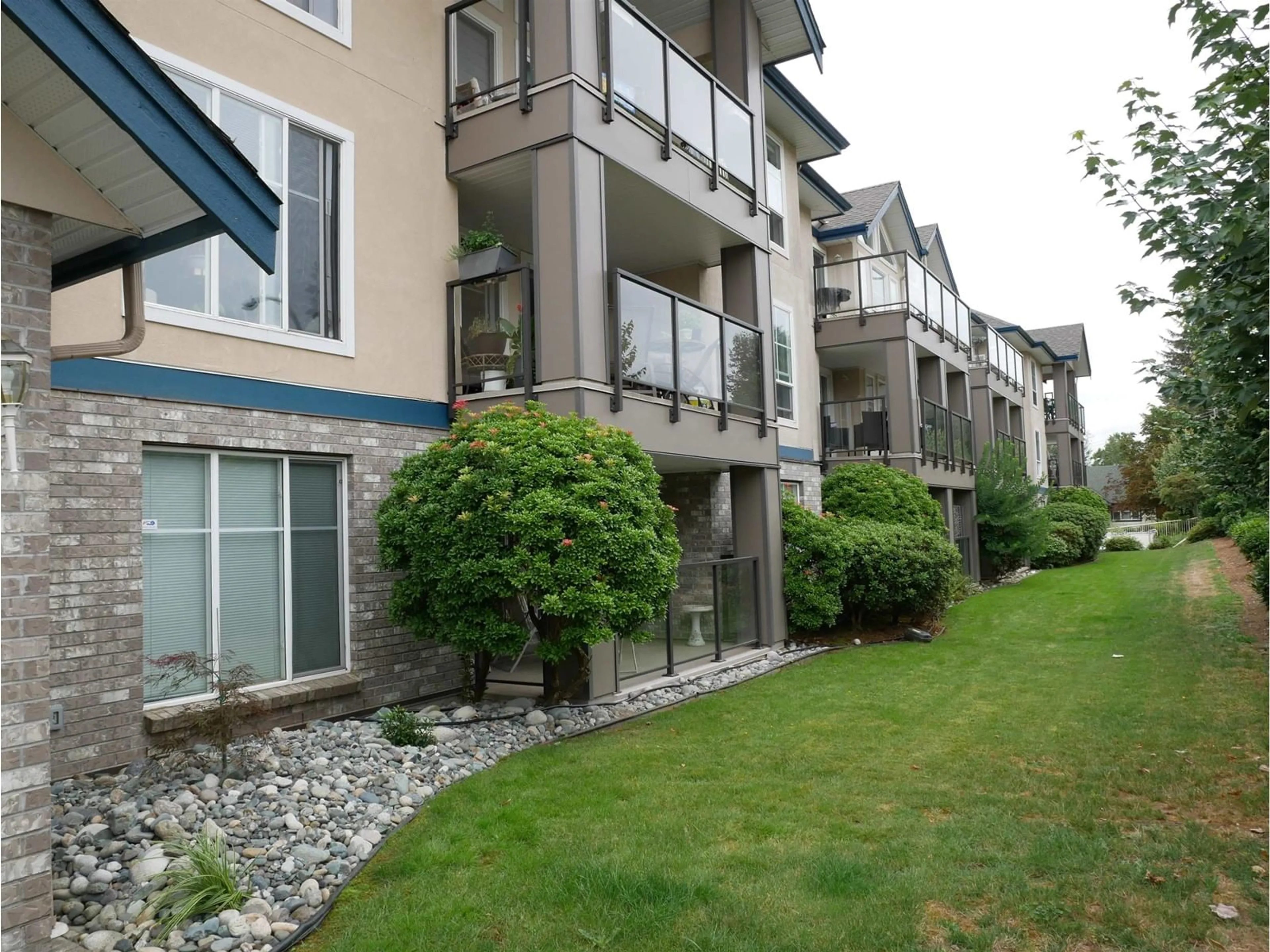 A pic from exterior of the house or condo, the front or back of building for 310 33150 4TH AVENUE, Mission British Columbia V2V7A3