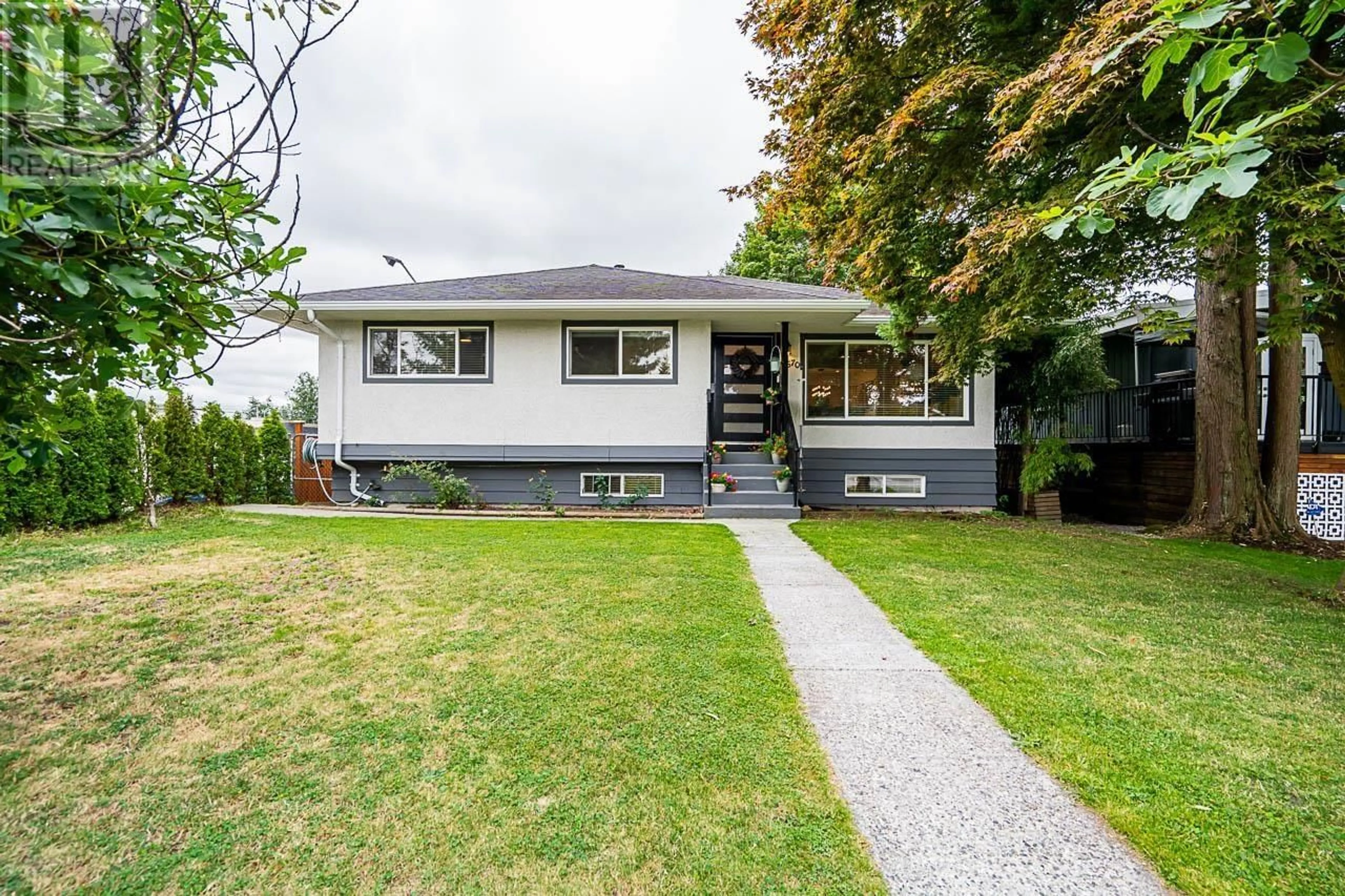 Frontside or backside of a home, cottage for 8670 11TH AVENUE, Burnaby British Columbia V3N2P8