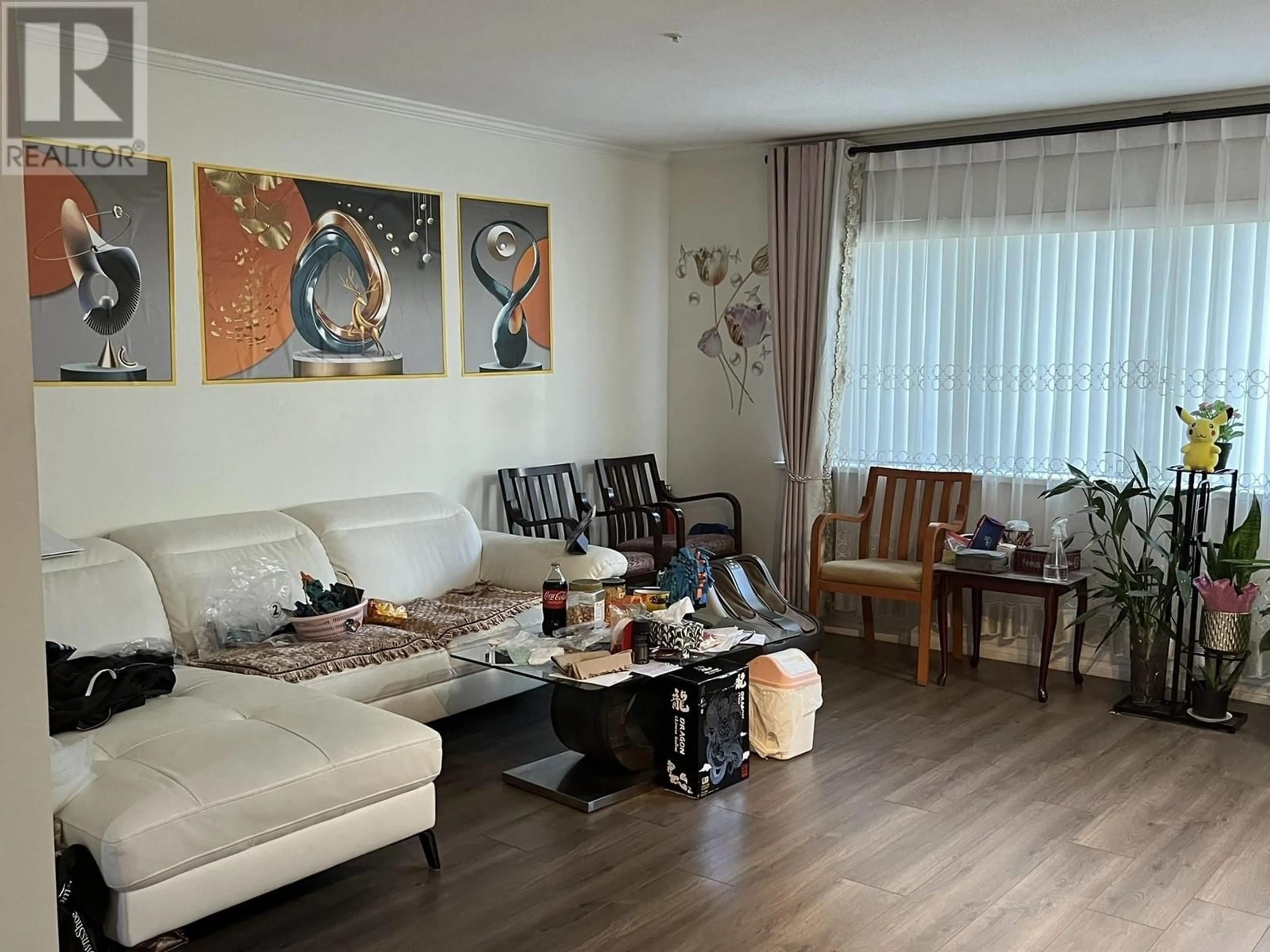 Living room, wood floors for 21 8591 BLUNDELL ROAD, Richmond British Columbia V6Y1K2