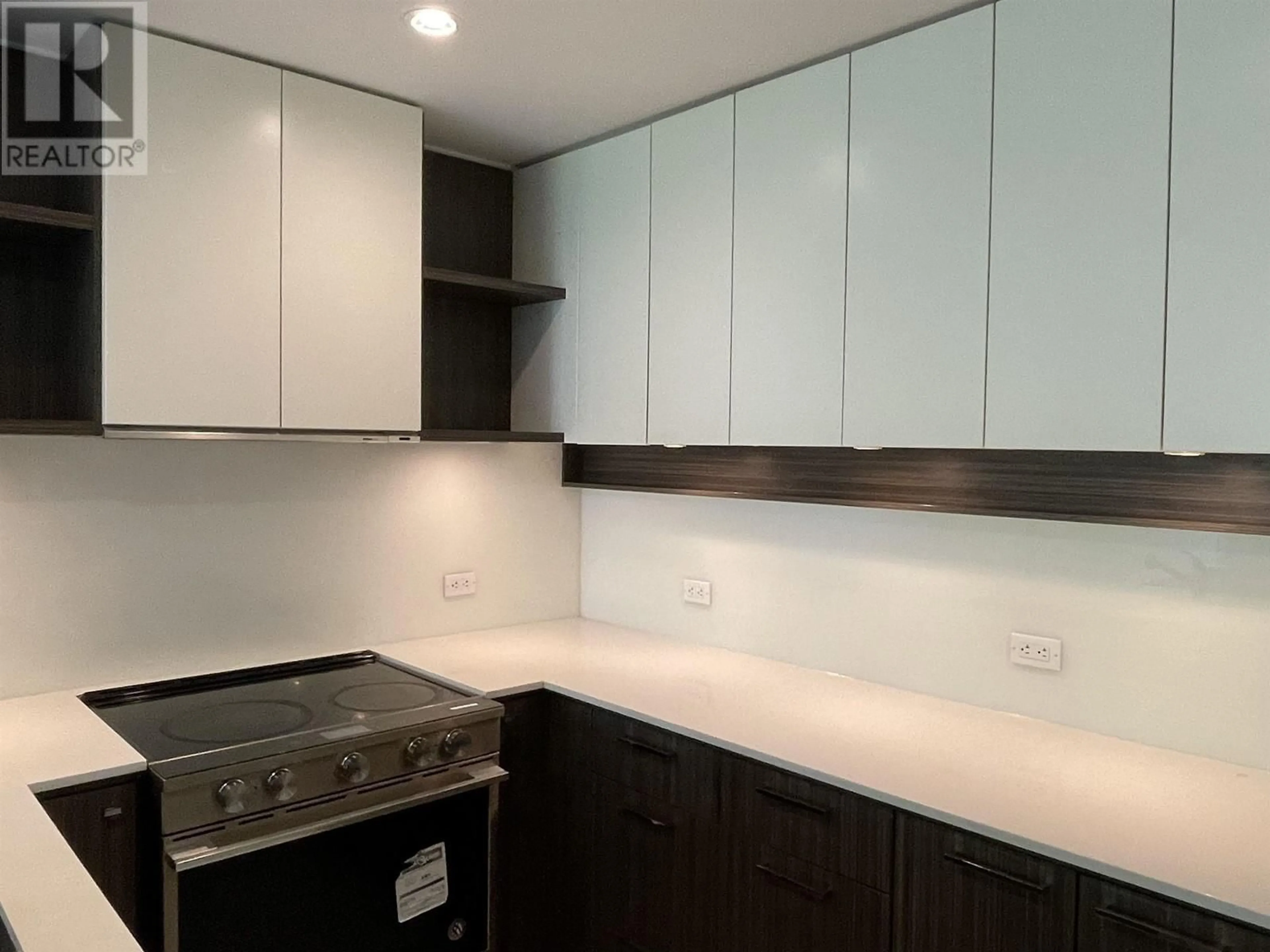 Standard kitchen, wood floors, mountain for PH18 9250 UNIVERSITY HIGH STREET, Burnaby British Columbia V5A0B3