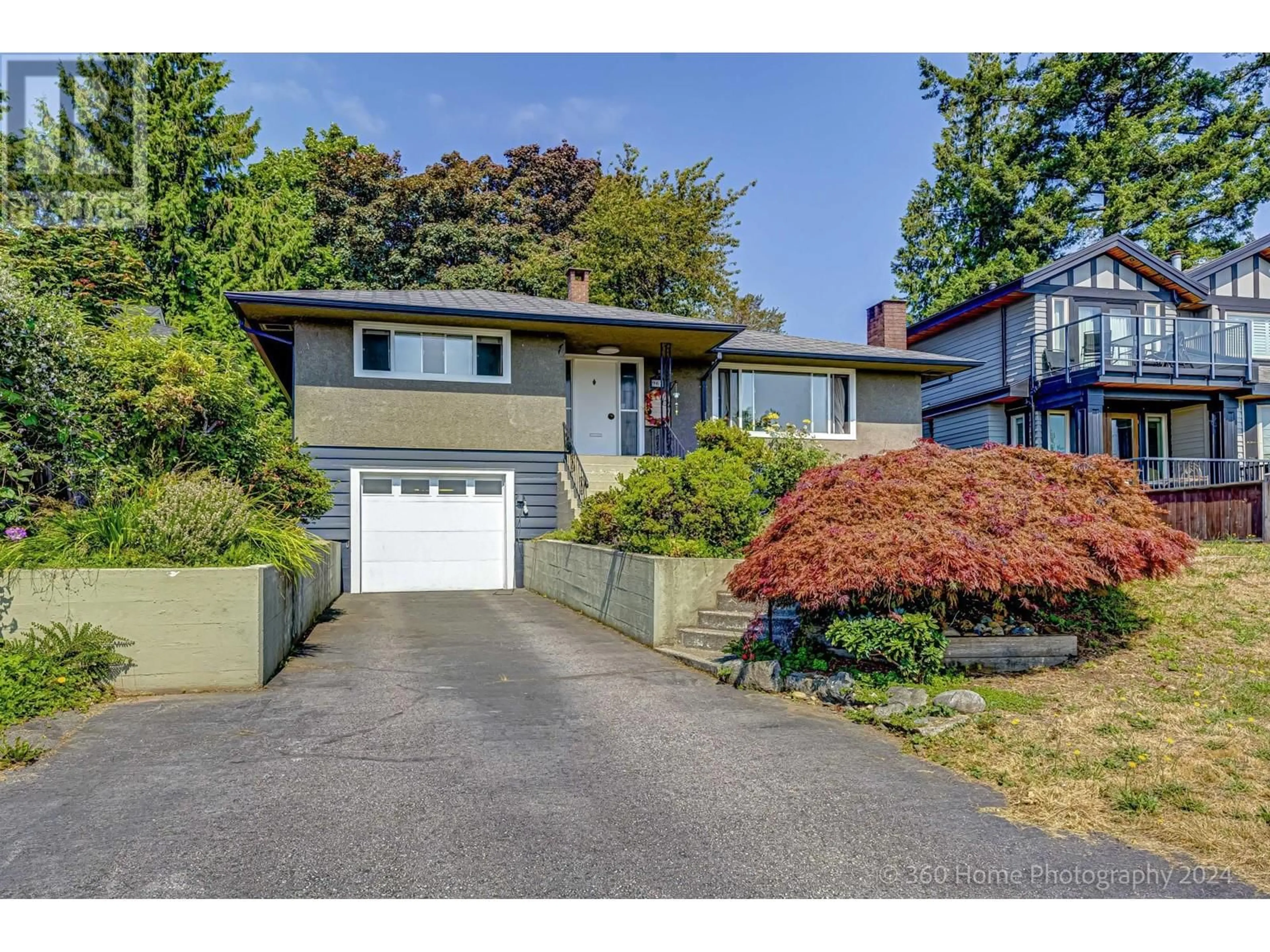 Frontside or backside of a home, the street view for 962 WHITCHURCH STREET, North Vancouver British Columbia V7L2A6