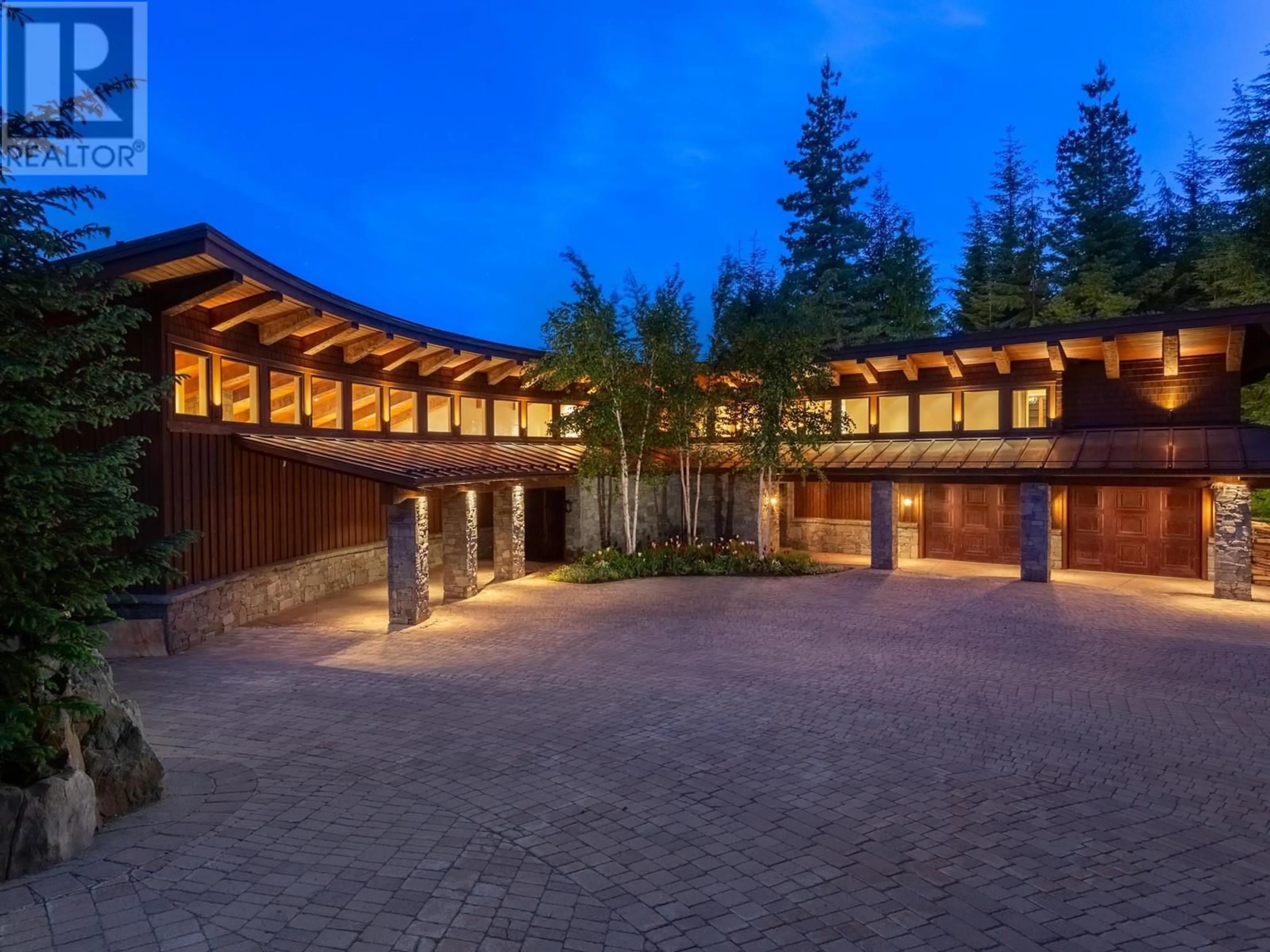 Indoor lobby for 5476 STONEBRIDGE PLACE, Whistler British Columbia V8E0V9