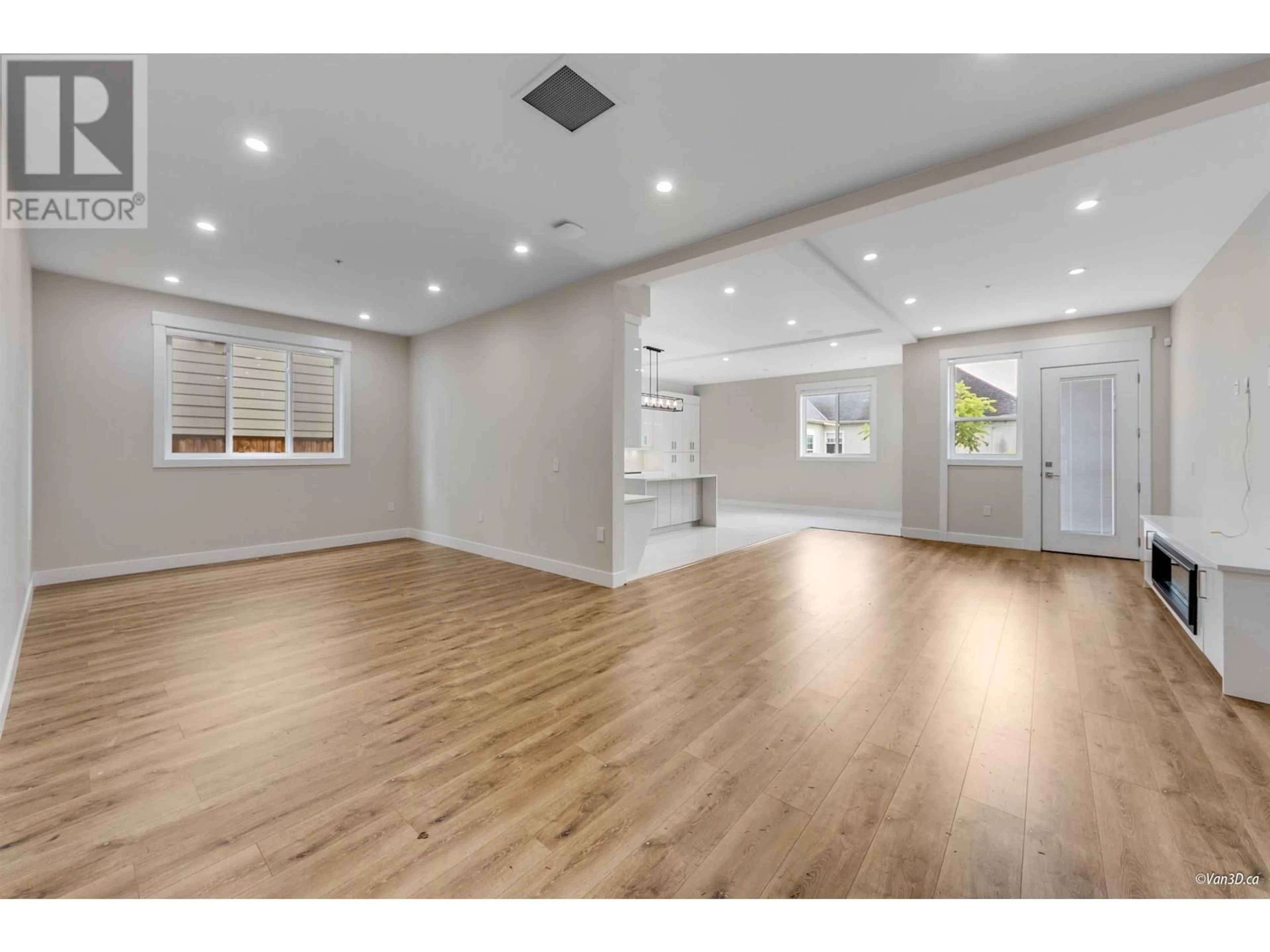 Other indoor space, wood floors for 20658 113 AVENUE, Maple Ridge British Columbia V2X1E5