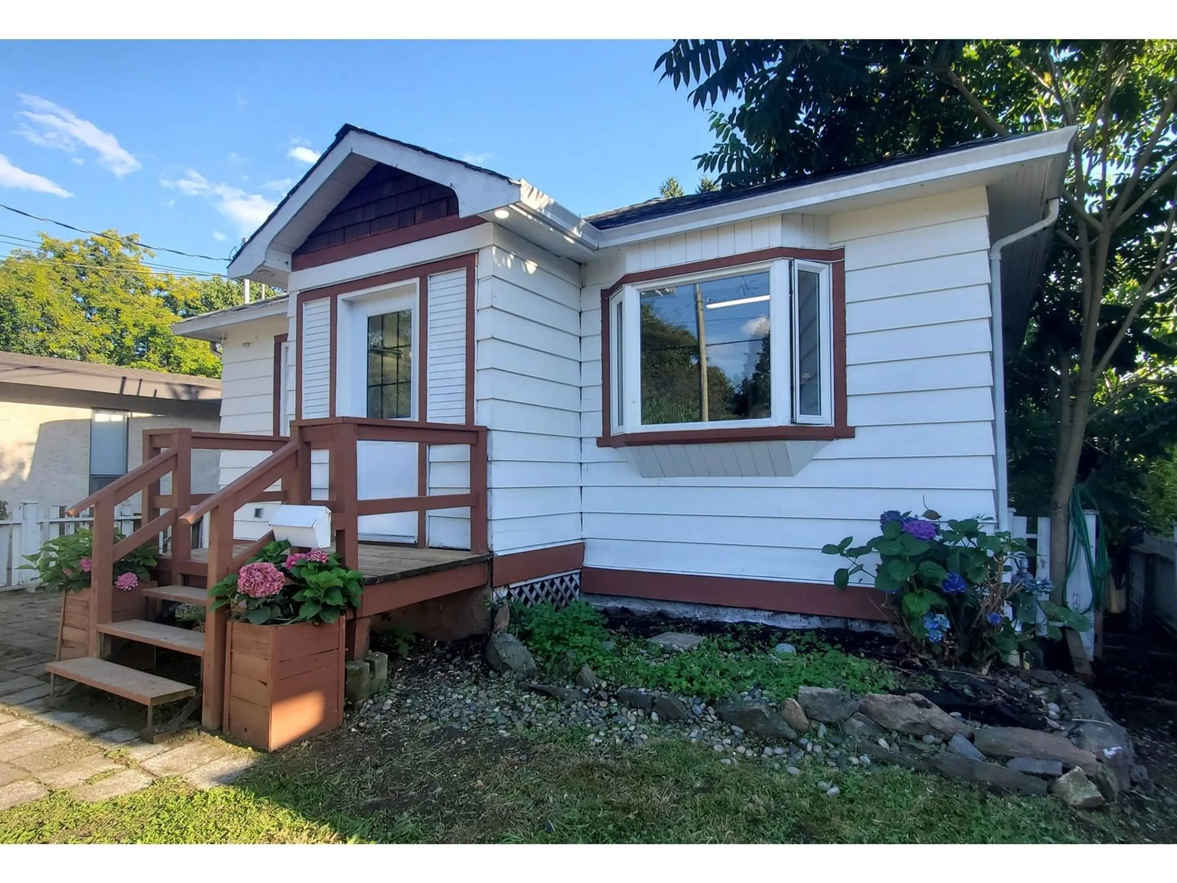 Frontside or backside of a home, cottage for 32972 11 AVENUE, Mission British Columbia V2V2M1