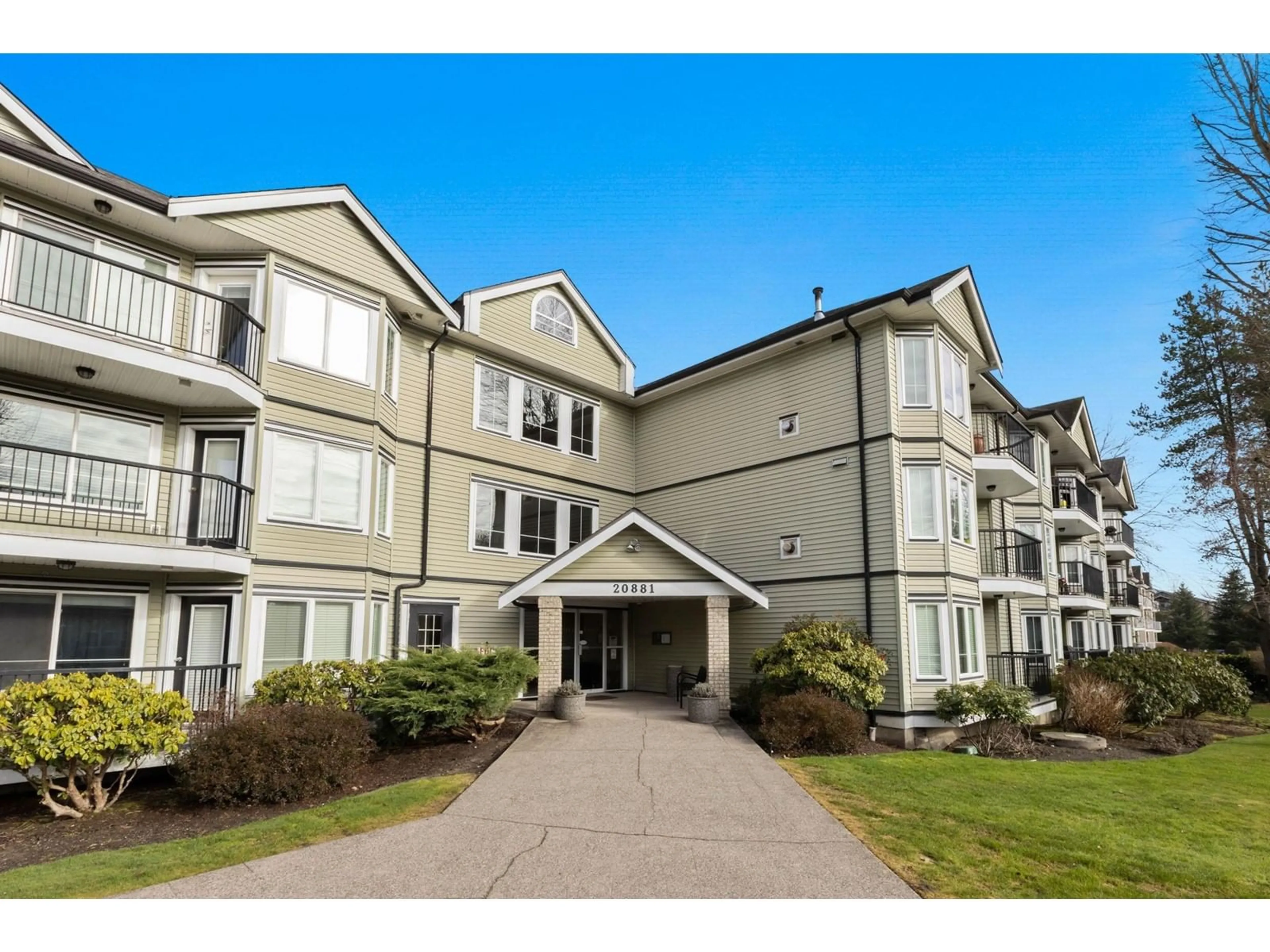 A pic from exterior of the house or condo for 302 20881 56 AVENUE, Langley British Columbia V3A3Z3