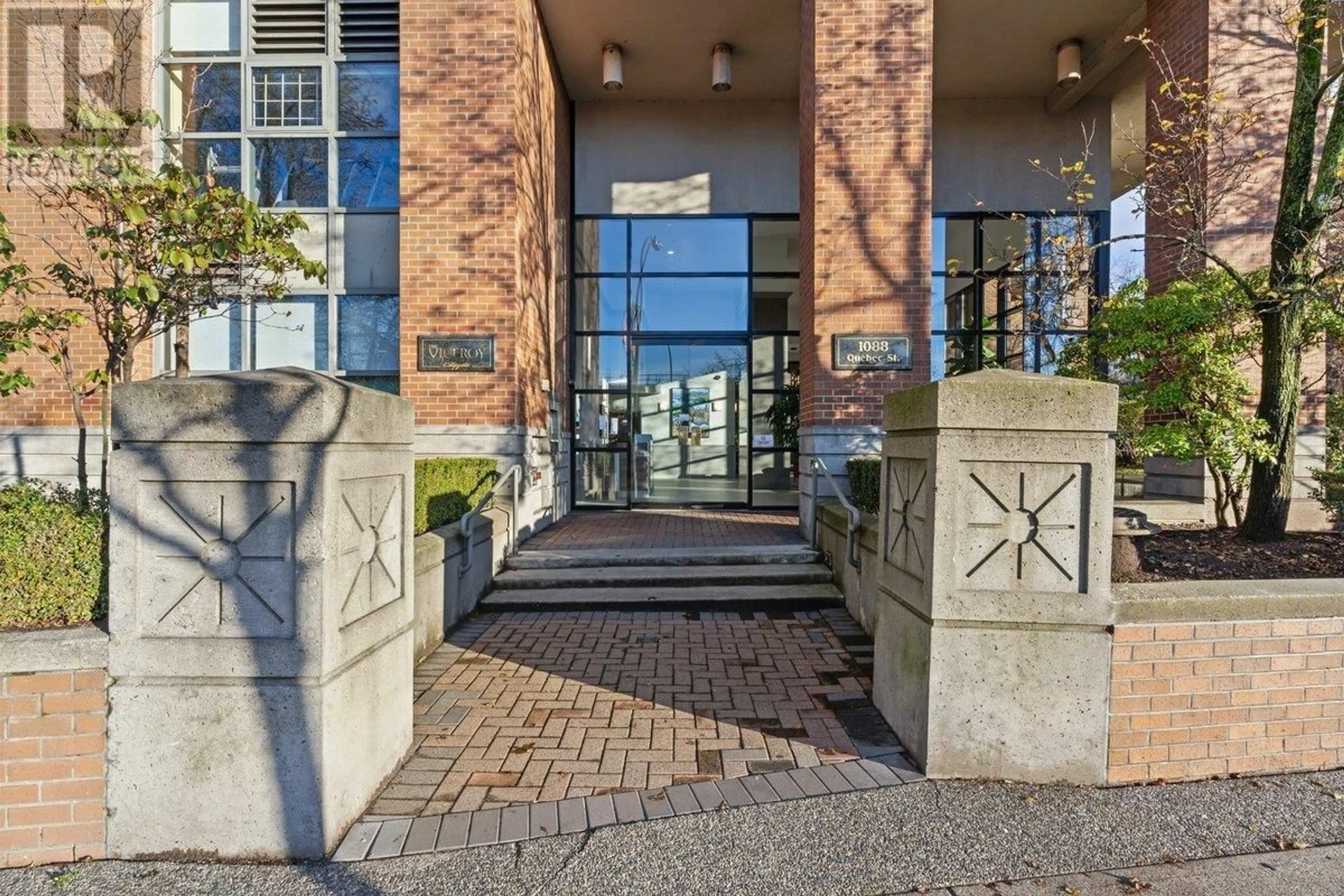 Indoor foyer for 2701 1088 QUEBEC STREET, Vancouver British Columbia V6A4H2