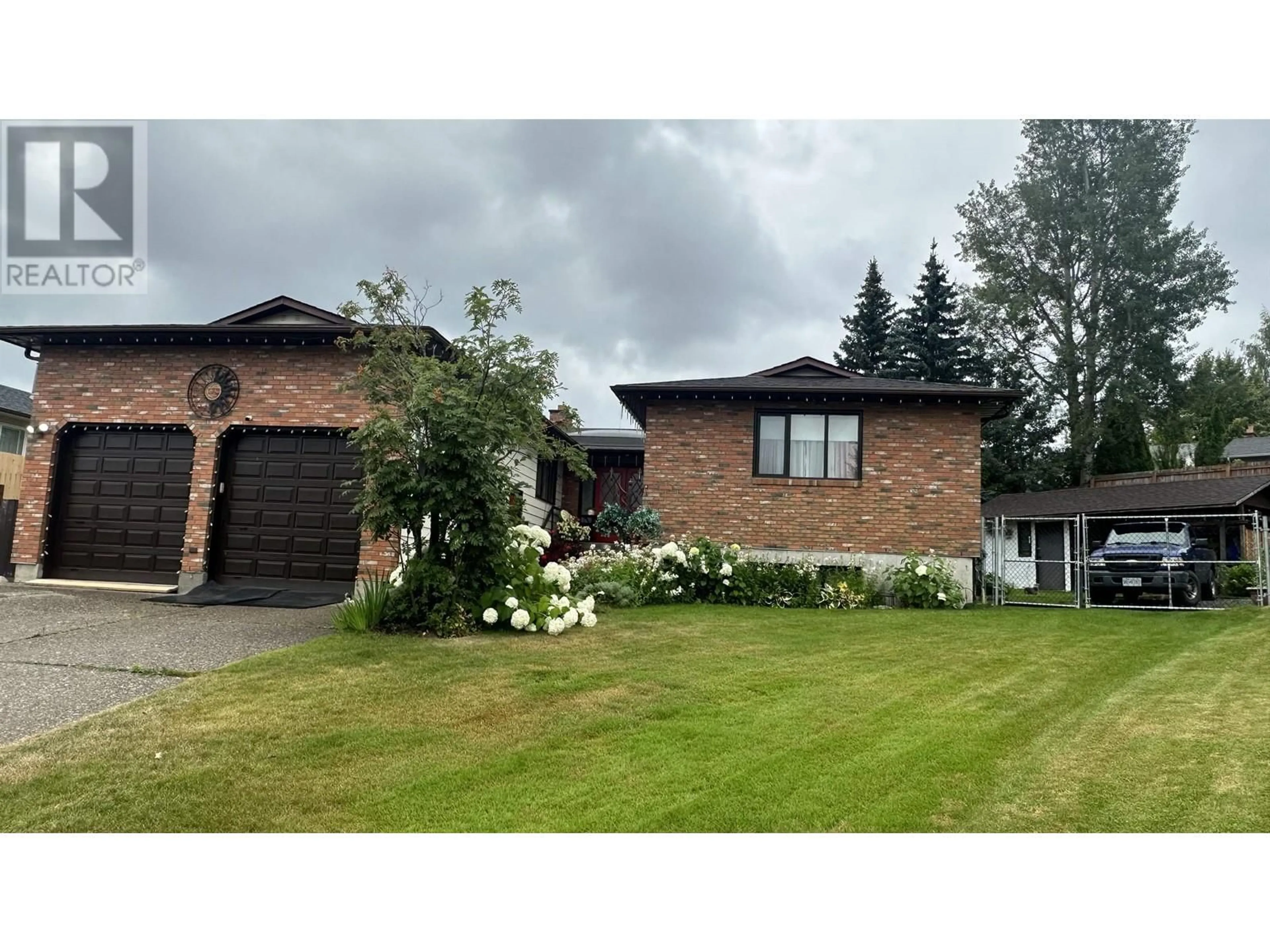 Frontside or backside of a home for 2881 CALHOUN PLACE, Prince George British Columbia V2N5J5