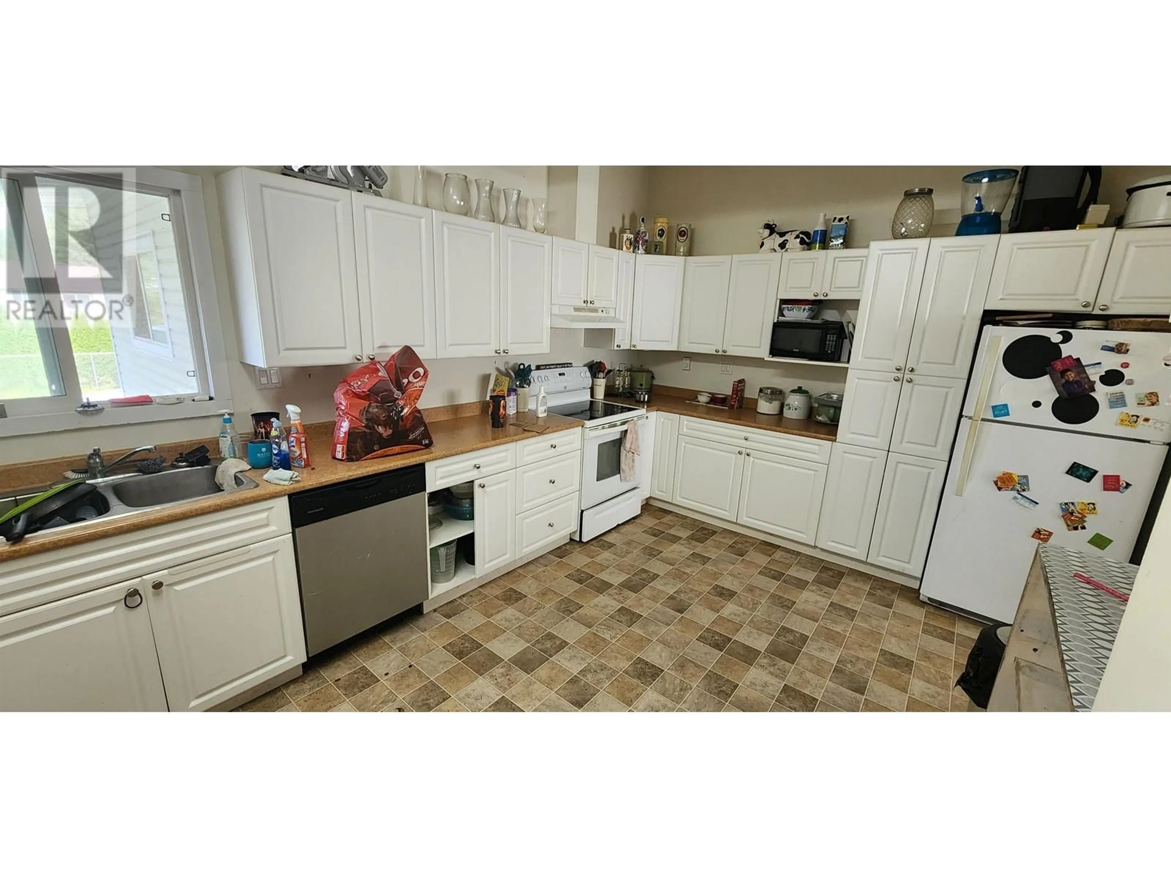 Kitchen, wood floors, cottage for 4740 SOUCIE AVENUE, Terrace British Columbia V8G2G1