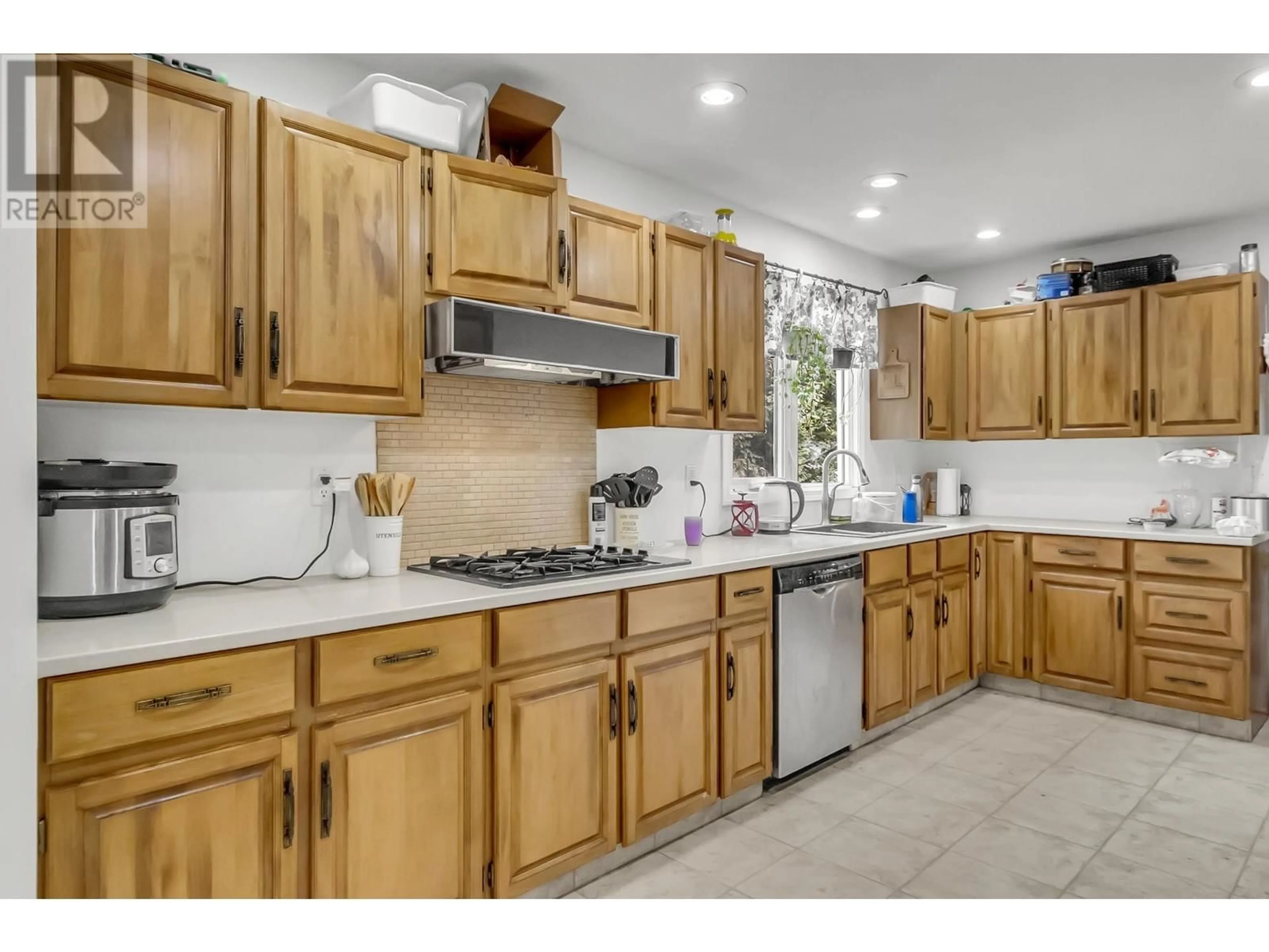 Kitchen, wood floors for 4322 HIGHLAND DRIVE, Prince George British Columbia V2K2C6