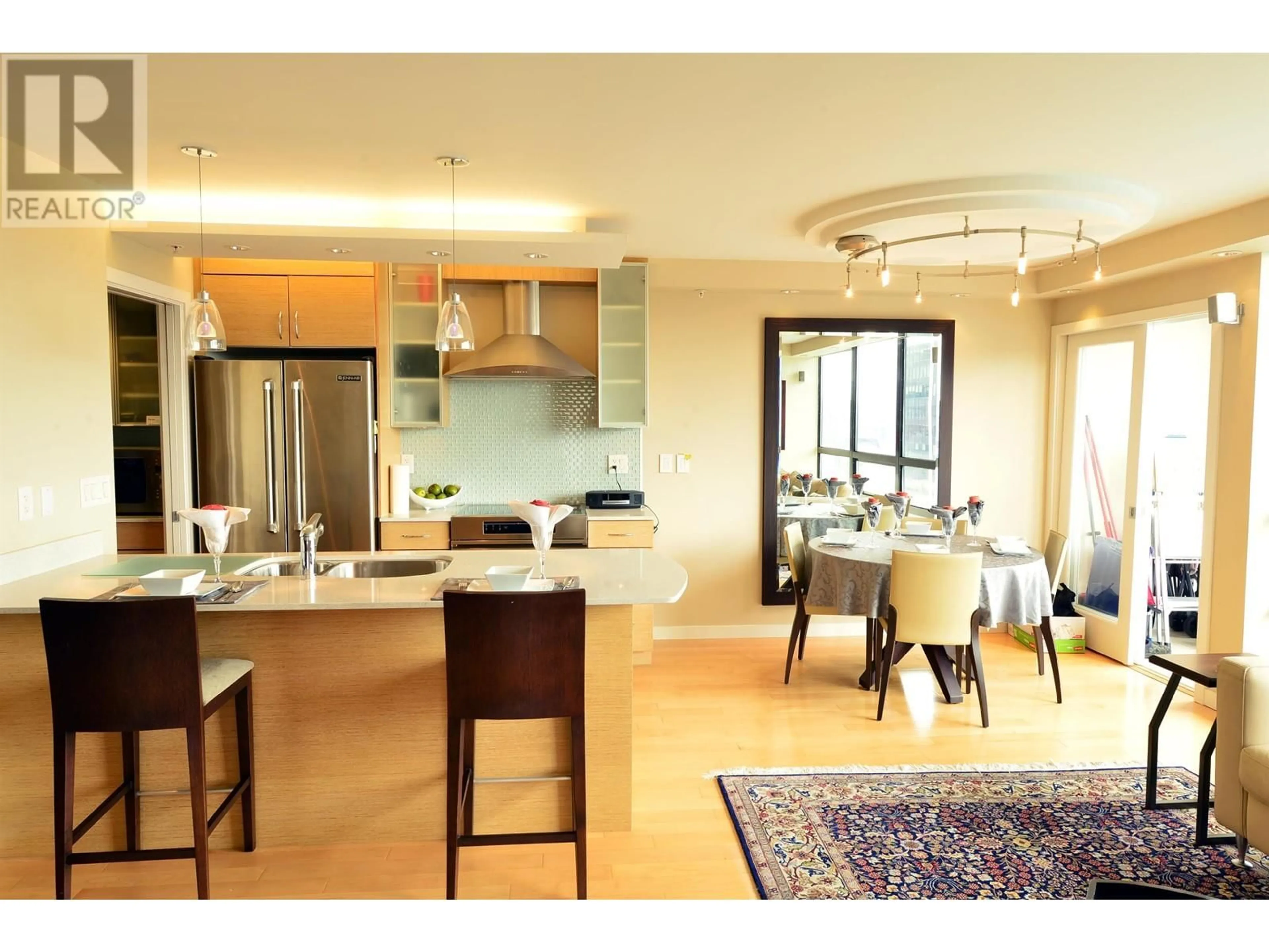 Open concept kitchen, ceramic/tile floor for 2323 938 SMITHE STREET, Vancouver British Columbia V6Z3H8