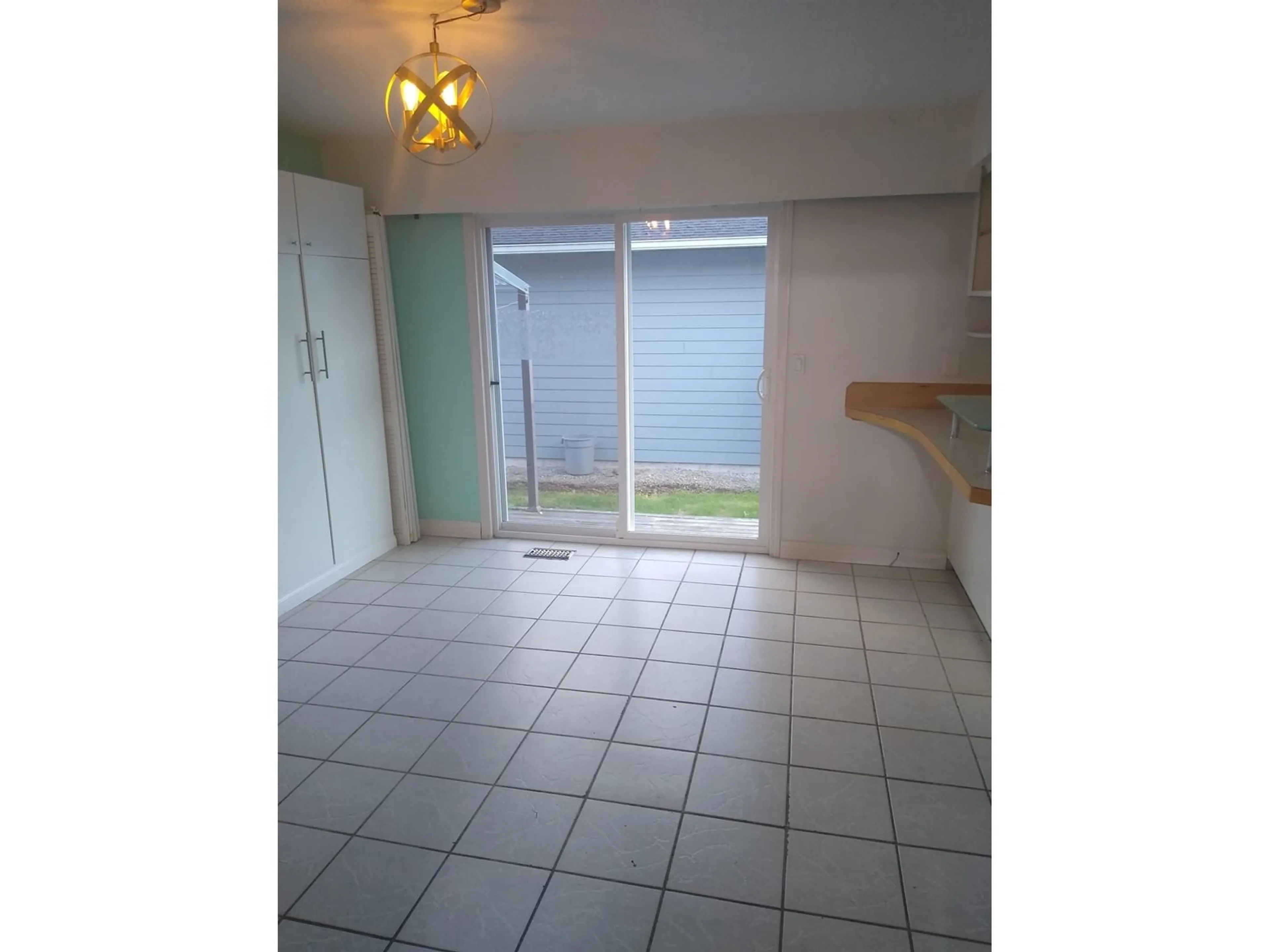 A pic of a room, not visible floor for 34366 GEORGE FERGUSON WAY, Abbotsford British Columbia V2S2P1