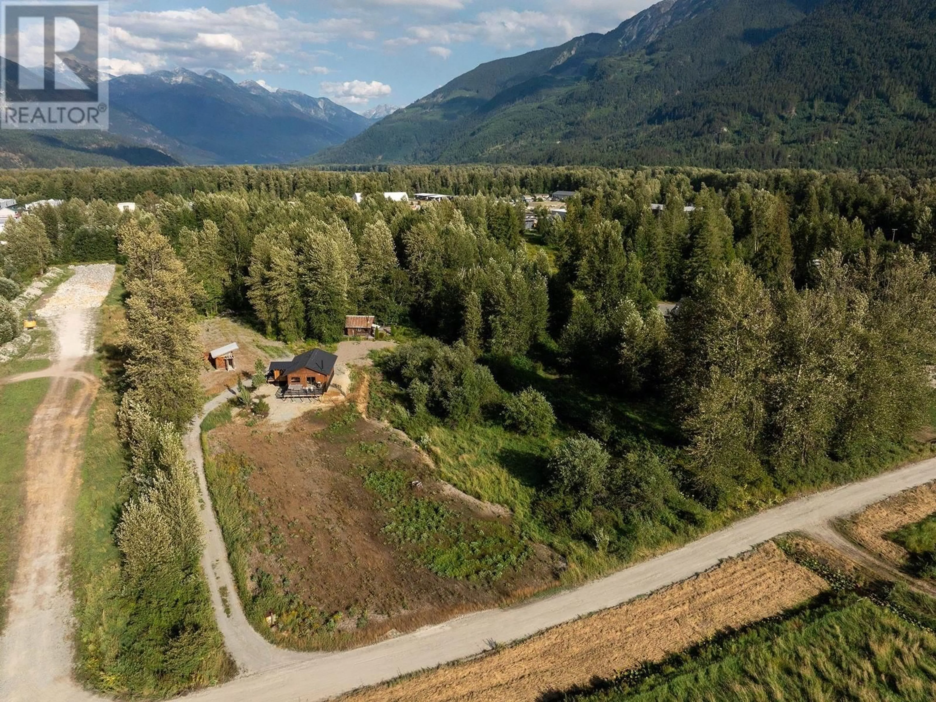 Frontside or backside of a home, the street view for 7320 MACRAE ROAD, Pemberton British Columbia V0N2L3