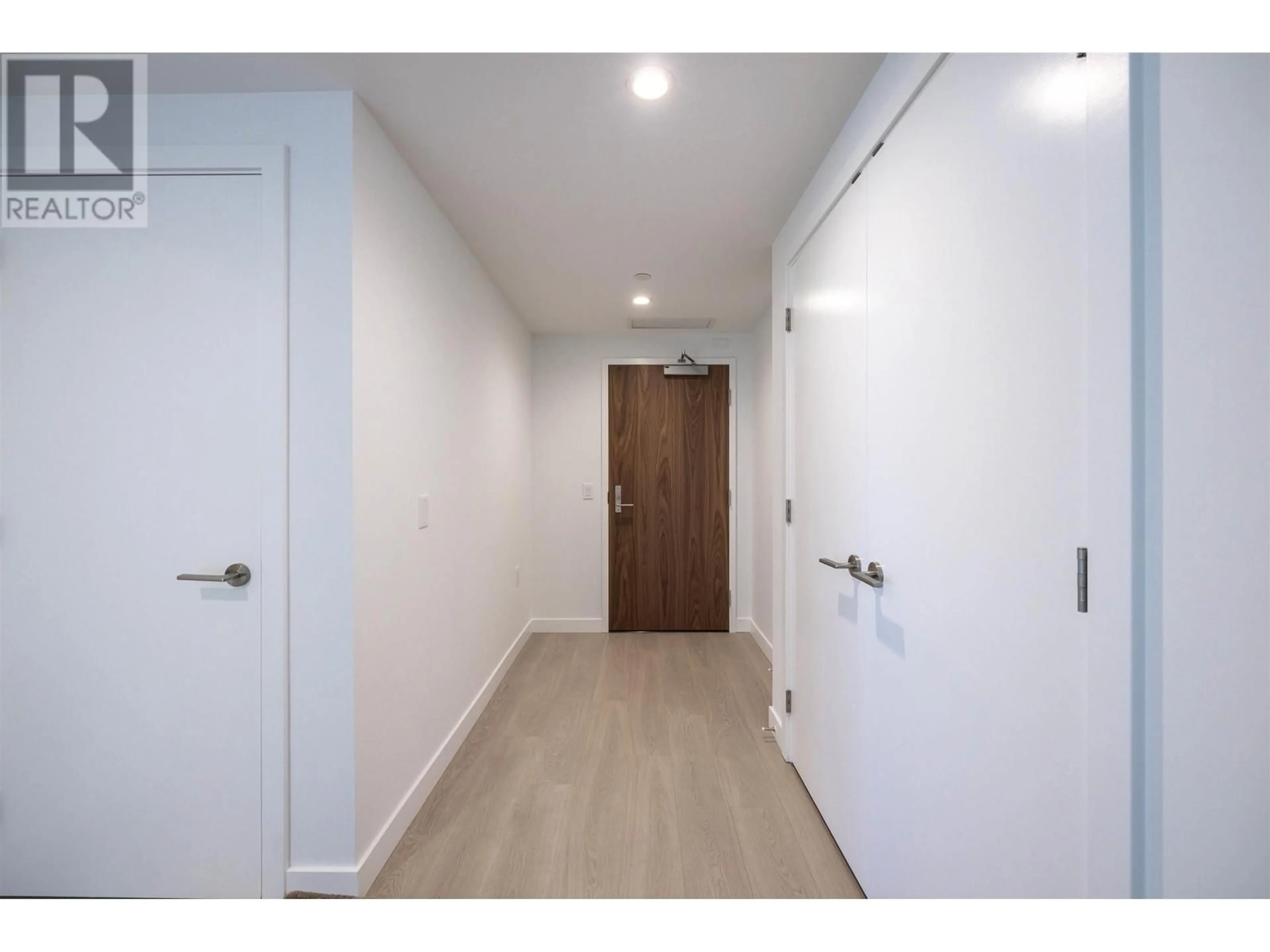 Indoor foyer for 2807 - 6537 TELFORD AVENUE, Burnaby British Columbia V5H0K9